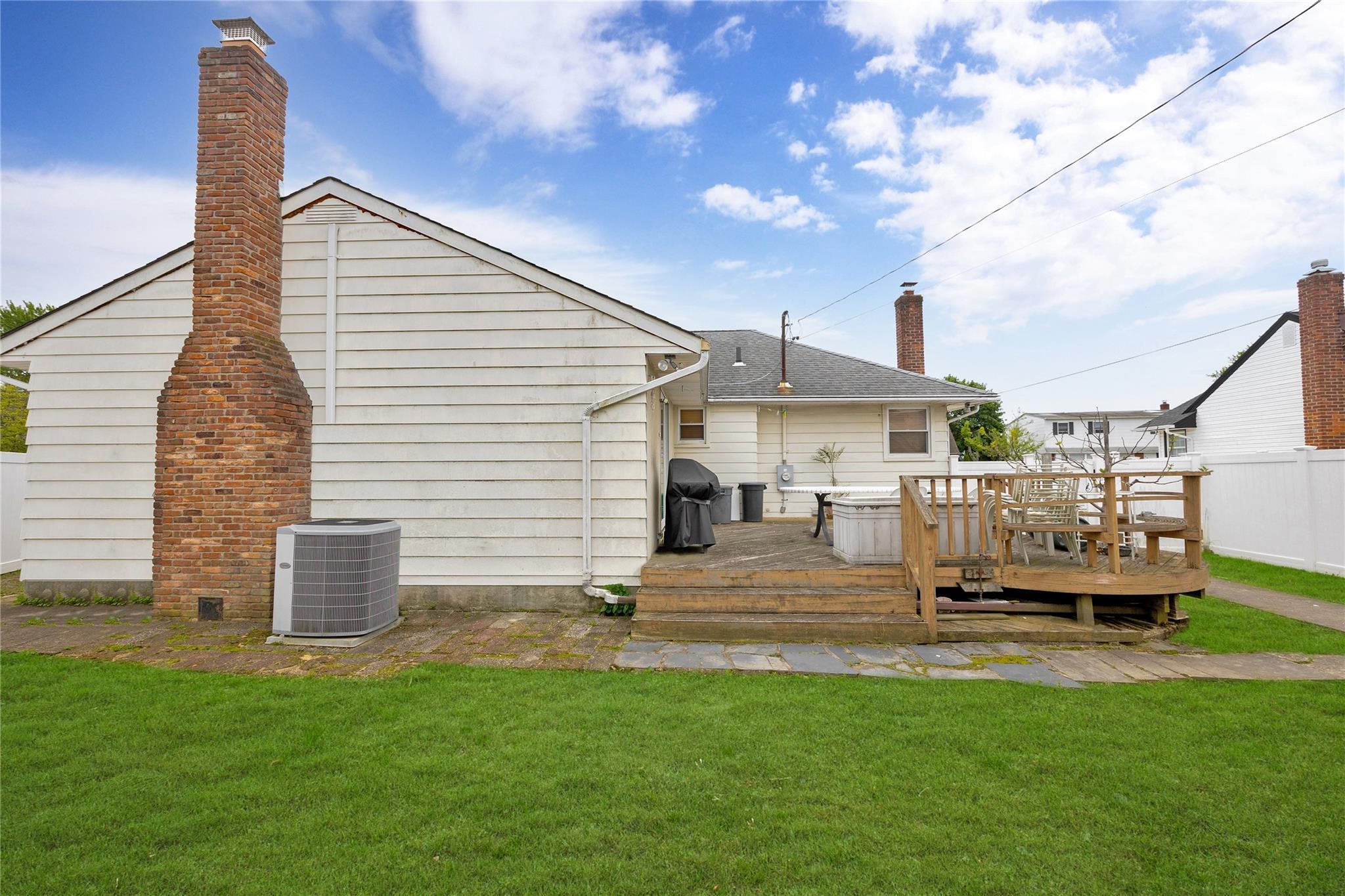 Single Family Colridge  Nassau County, NY 11793, MLS-862246-24