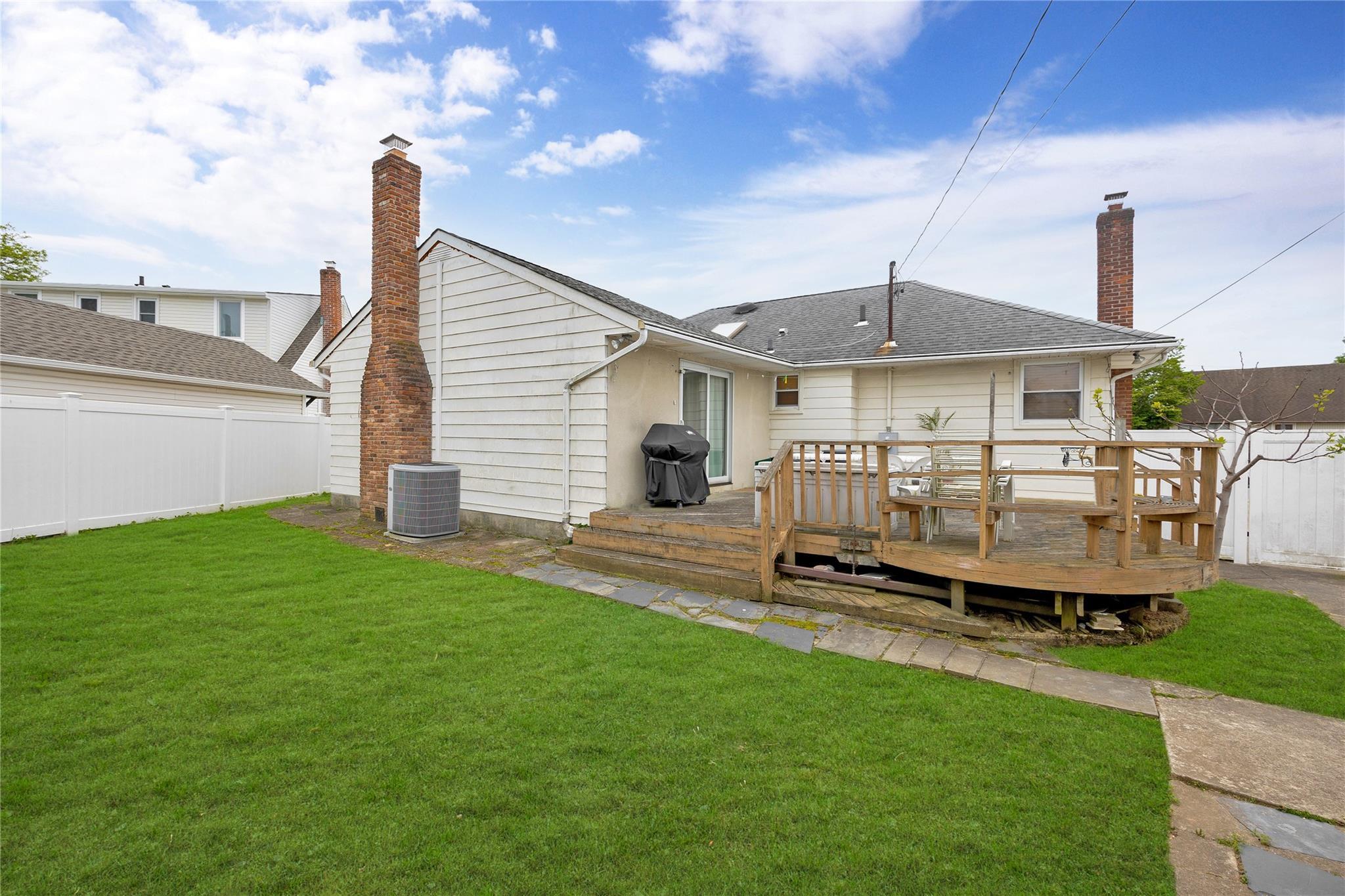 Single Family Colridge  Nassau County, NY 11793, MLS-862246-25