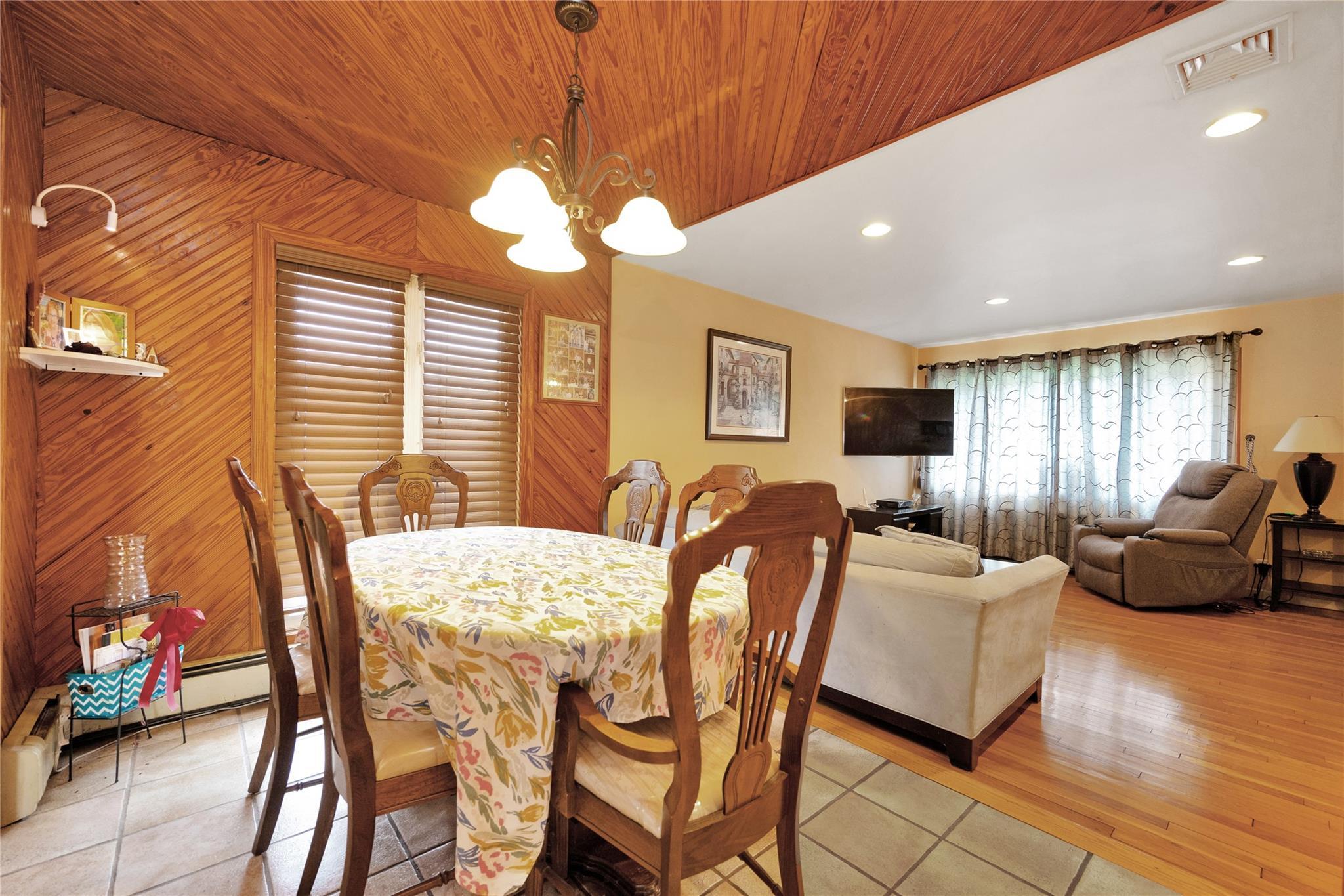 Single Family Colridge  Nassau County, NY 11793, MLS-862246-5