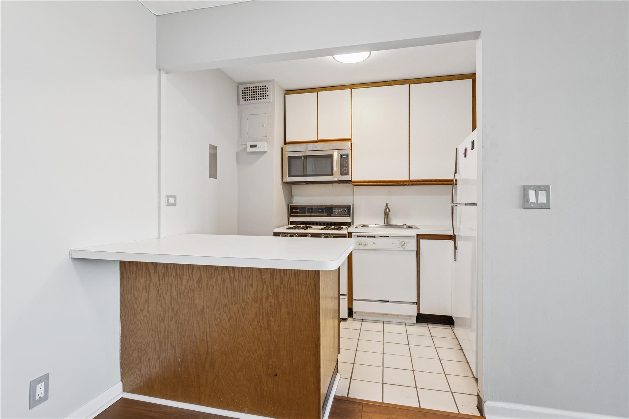 Coop Arlington  Bronx, NY 10471, MLS-862266-8