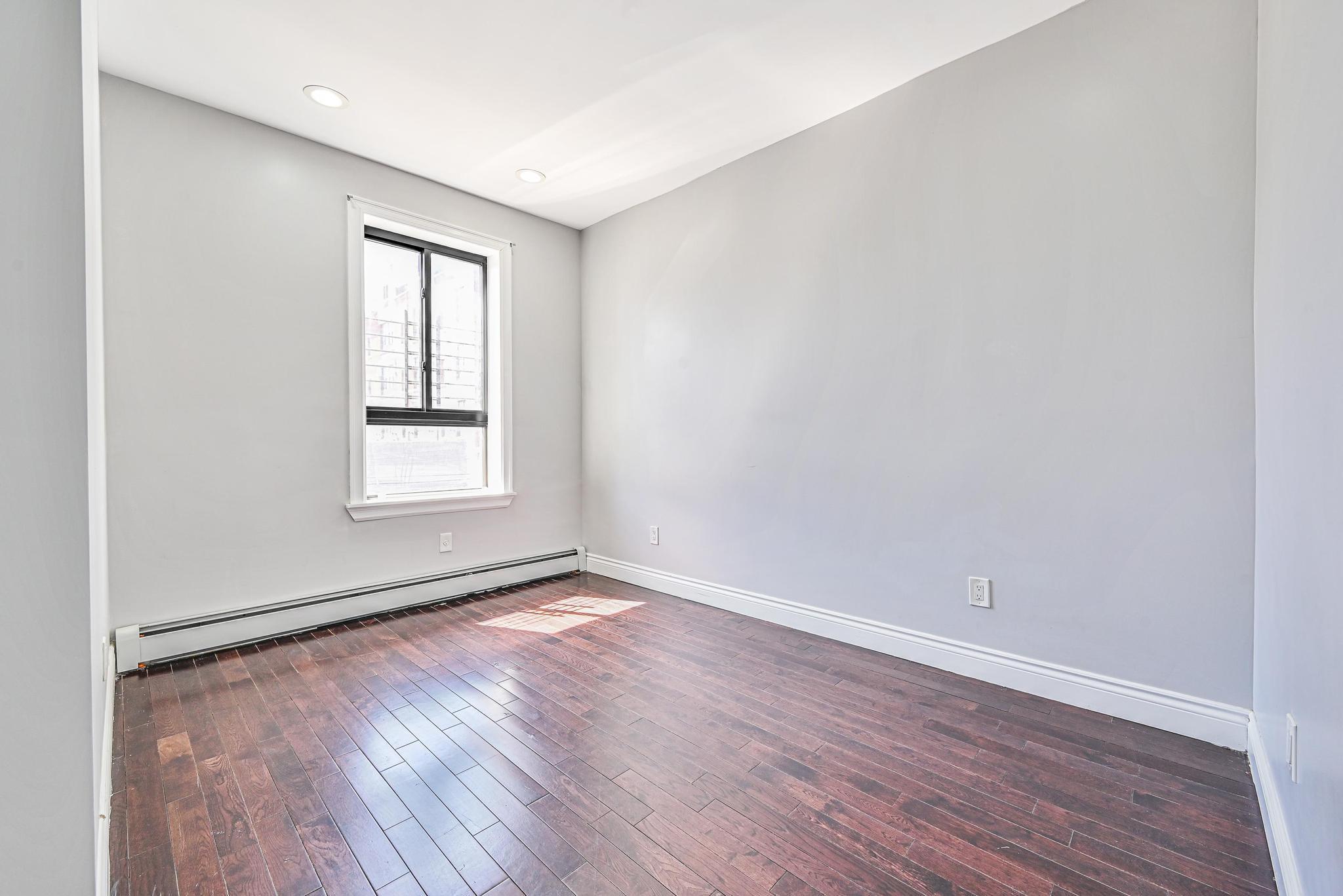 Single Family 35th  Queens, NY 11101, MLS-862269-27
