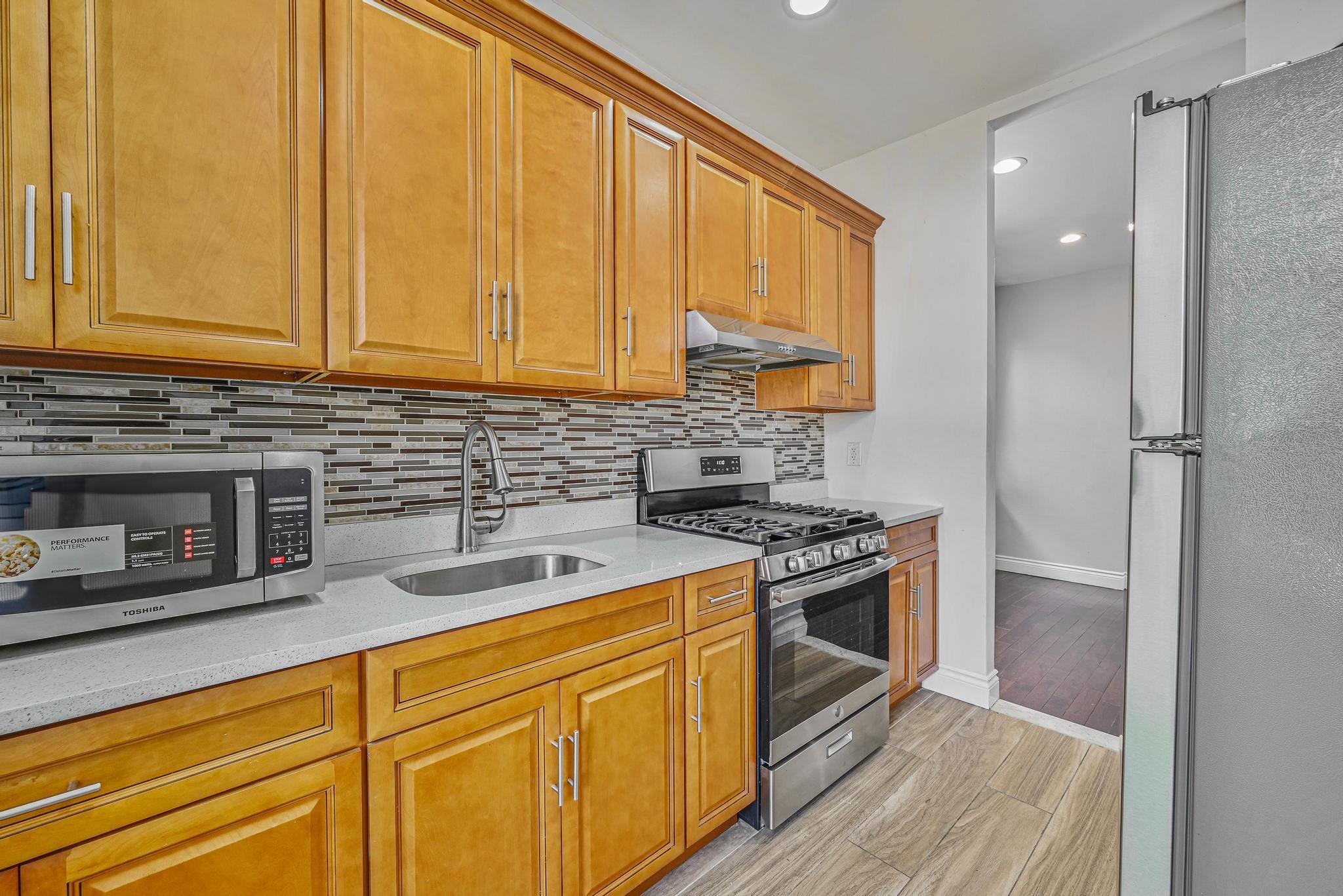 Single Family 35th  Queens, NY 11101, MLS-862269-8