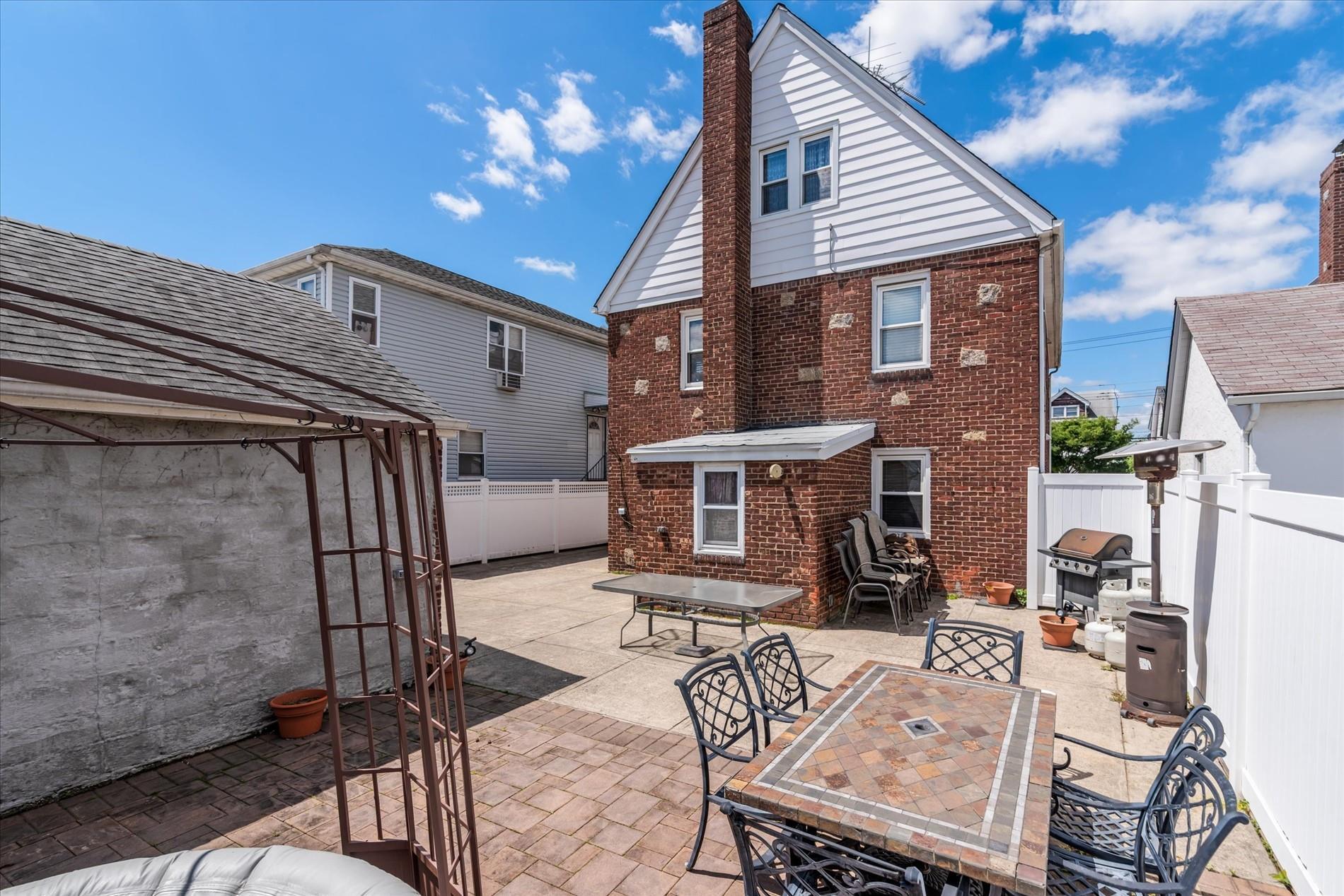 Single Family 99th  Queens, NY 11414, MLS-862274-22