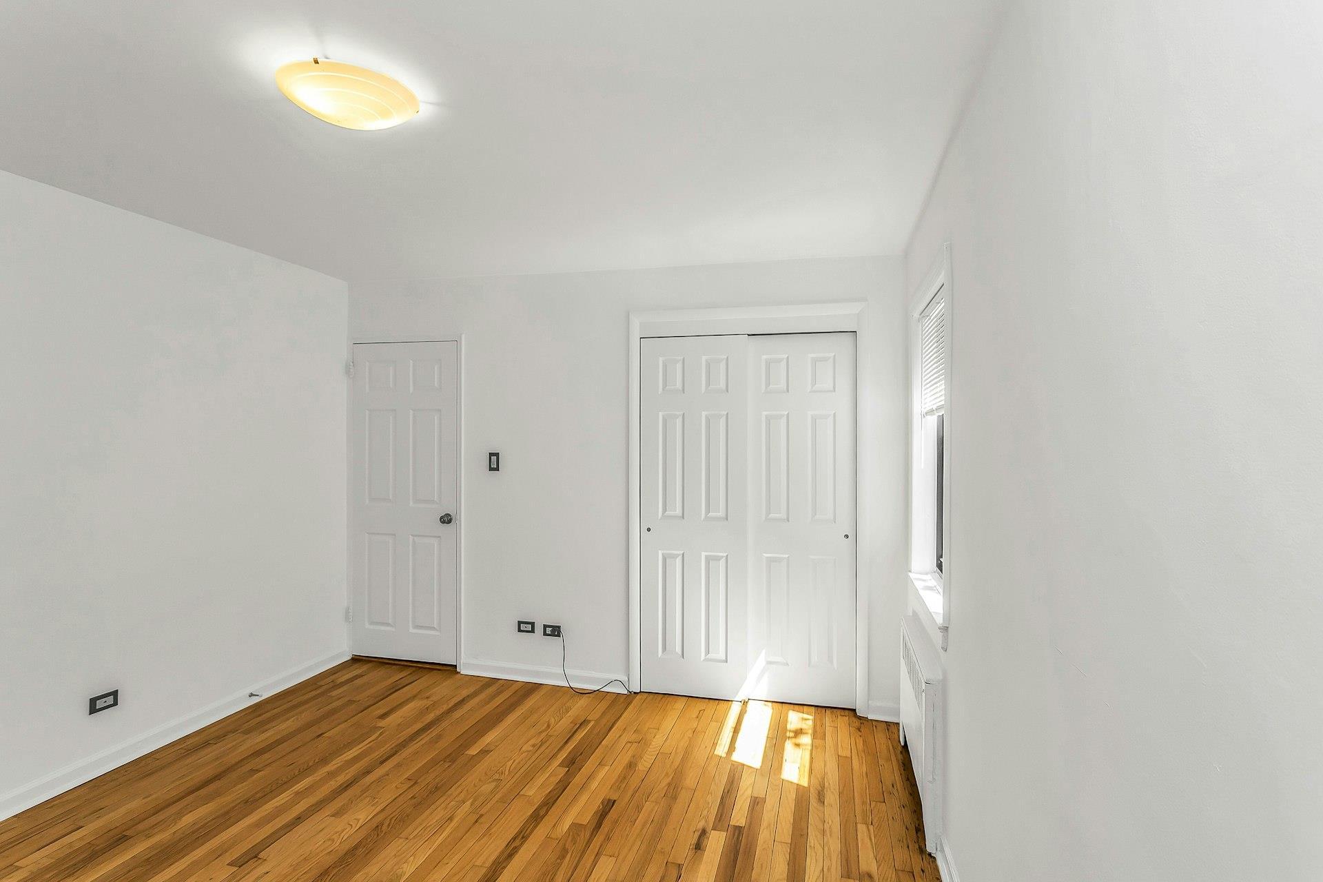 Coop 75th Ave  Queens, NY 11364, MLS-862275-11