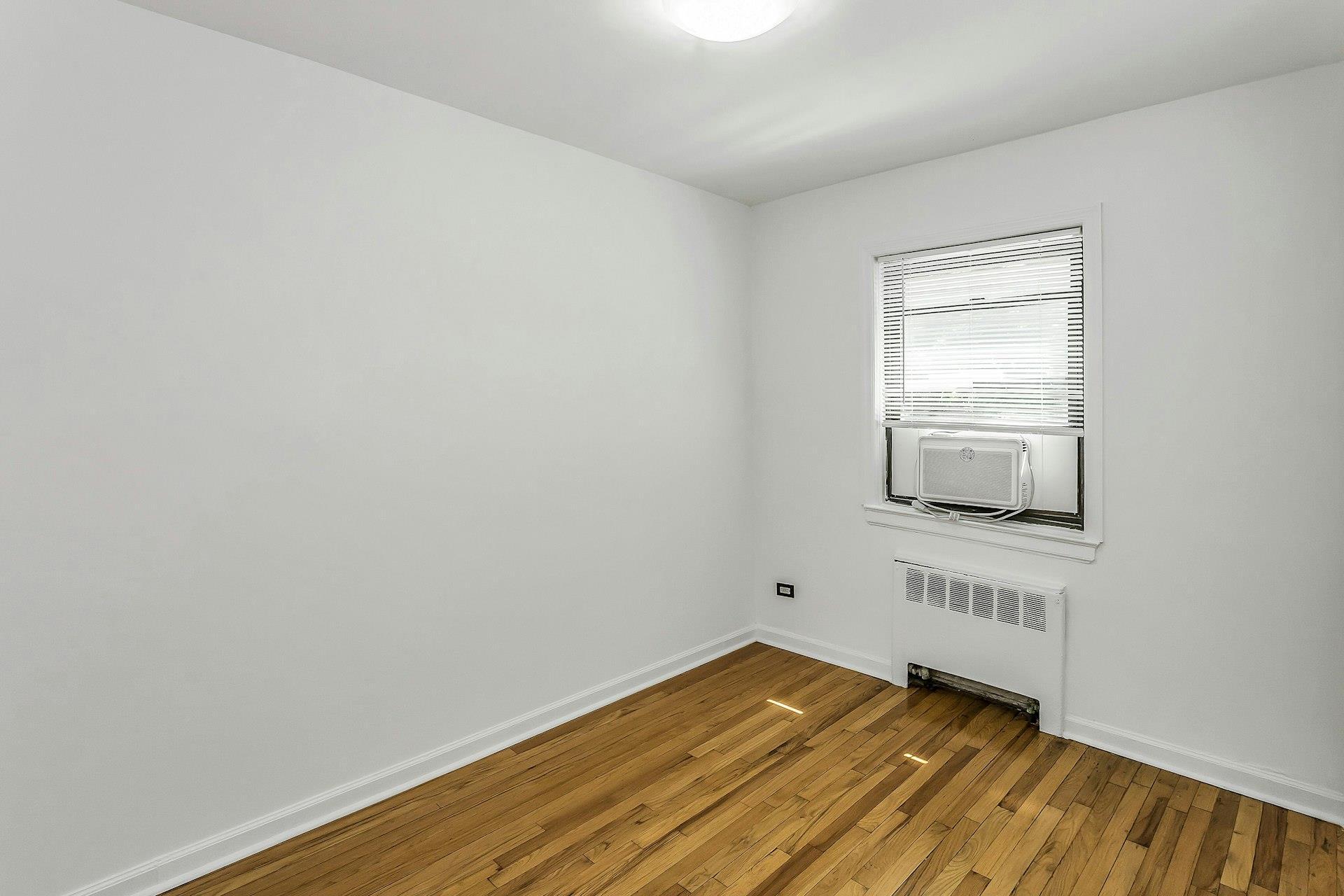 Coop 75th Ave  Queens, NY 11364, MLS-862275-13