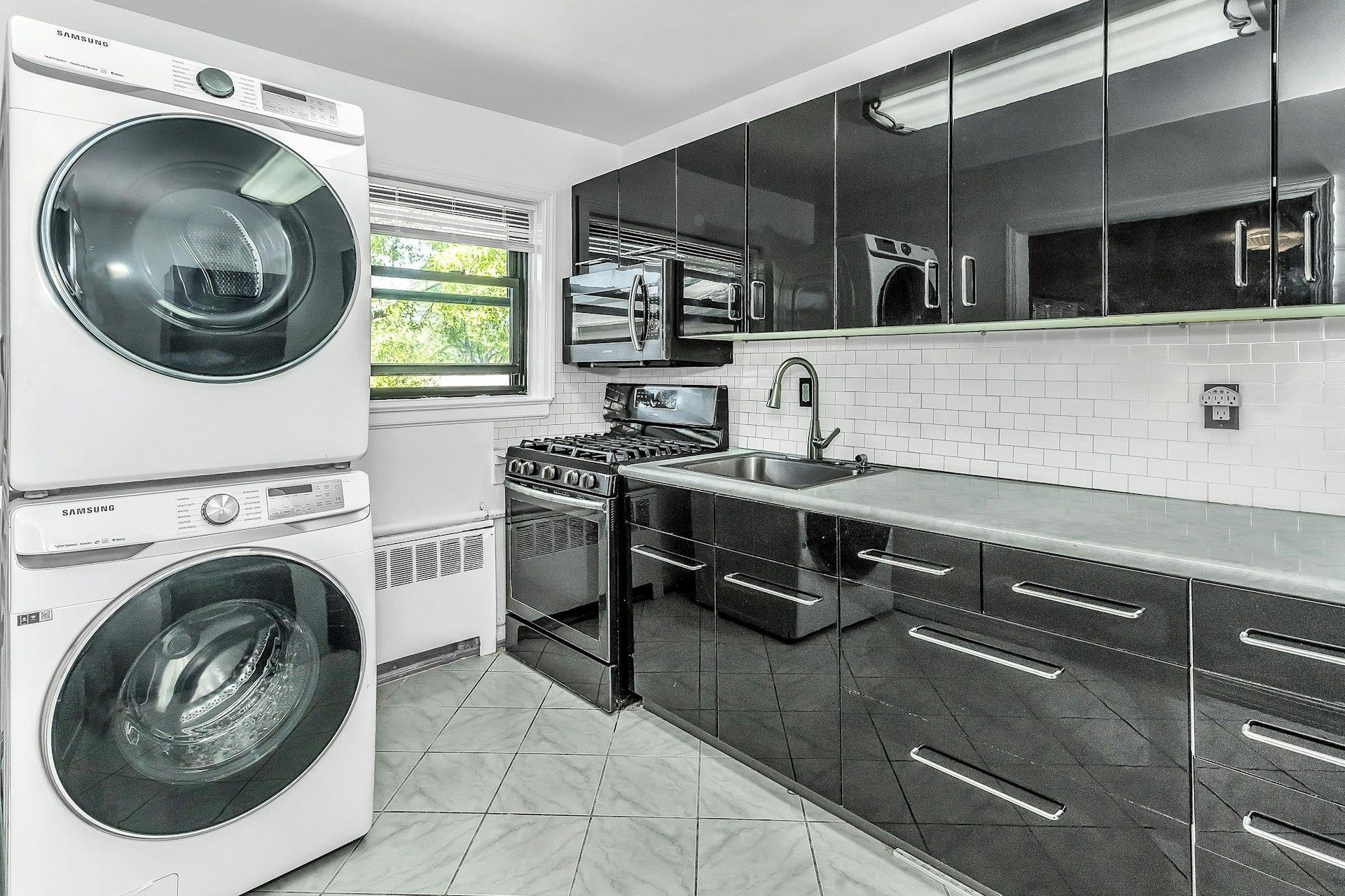 Coop 75th Ave  Queens, NY 11364, MLS-862275-6