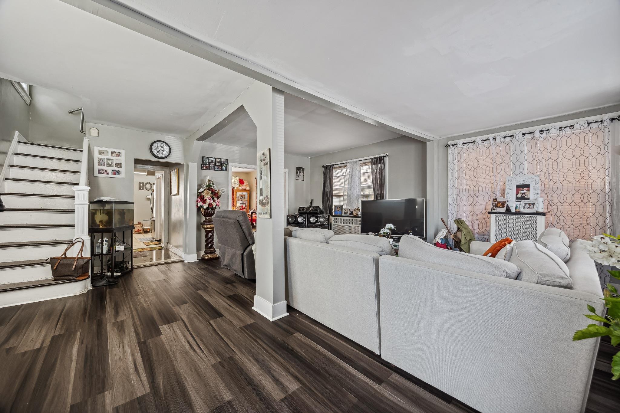 Single Family 204th  Queens, NY 11412, MLS-862277-4