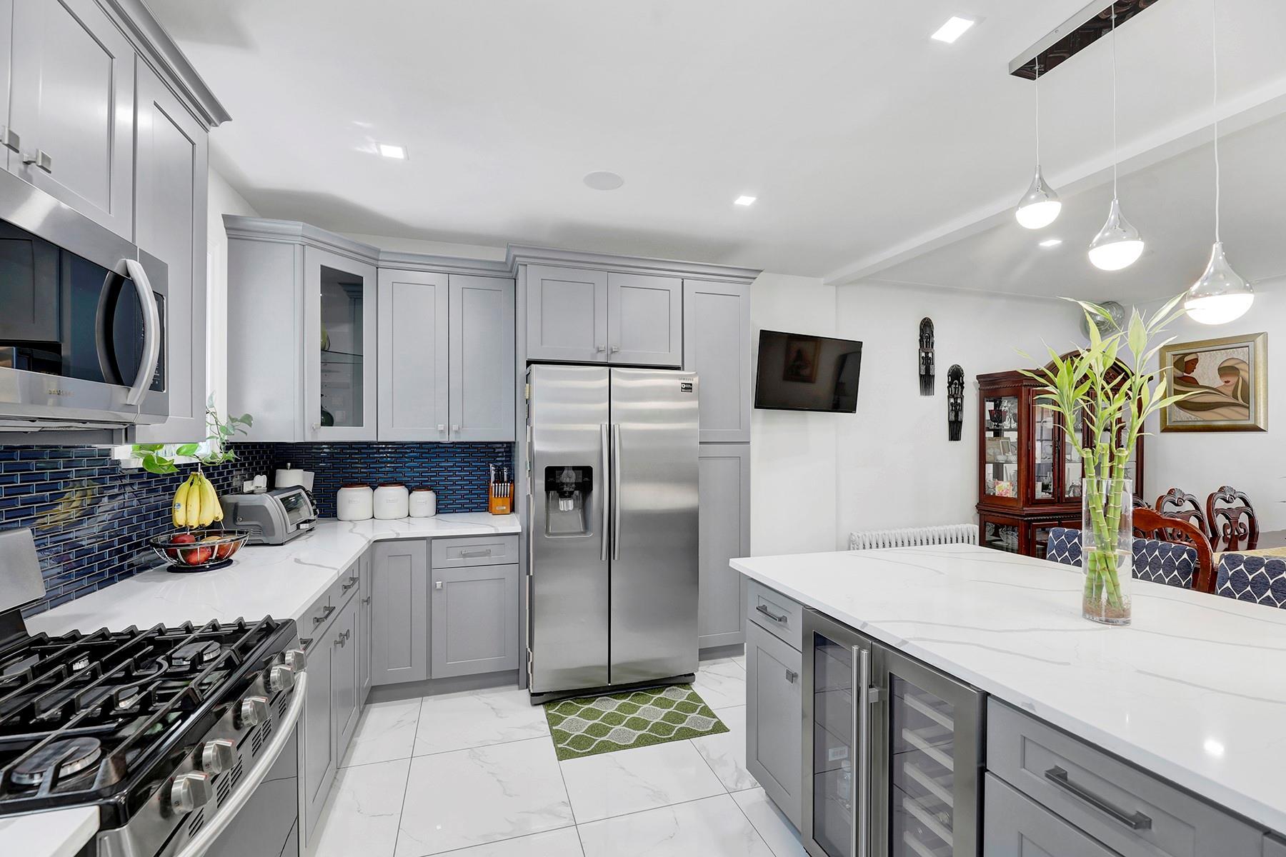 Single Family Troutville  Queens, NY 11434, MLS-862281-13