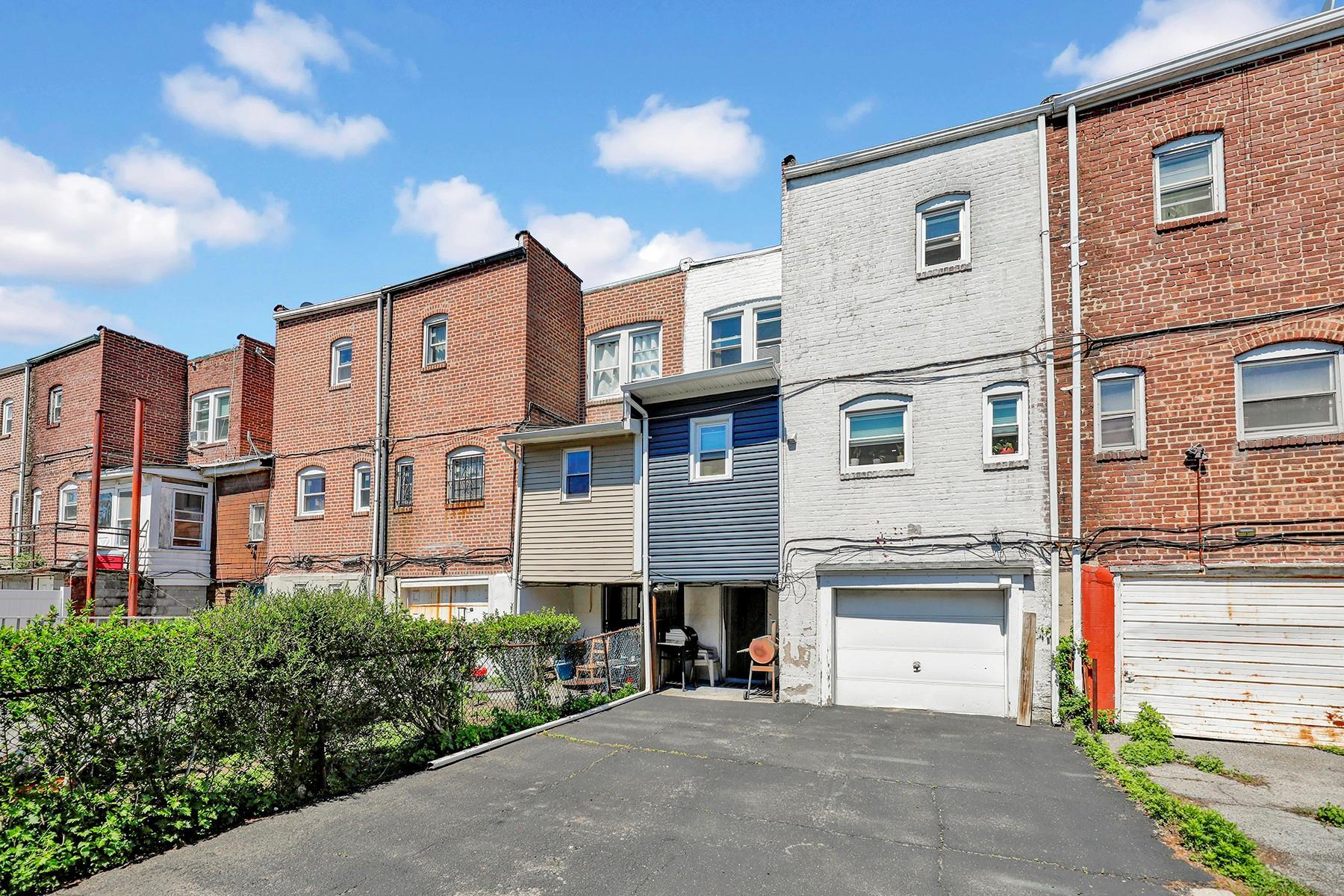 Single Family Troutville  Queens, NY 11434, MLS-862281-26