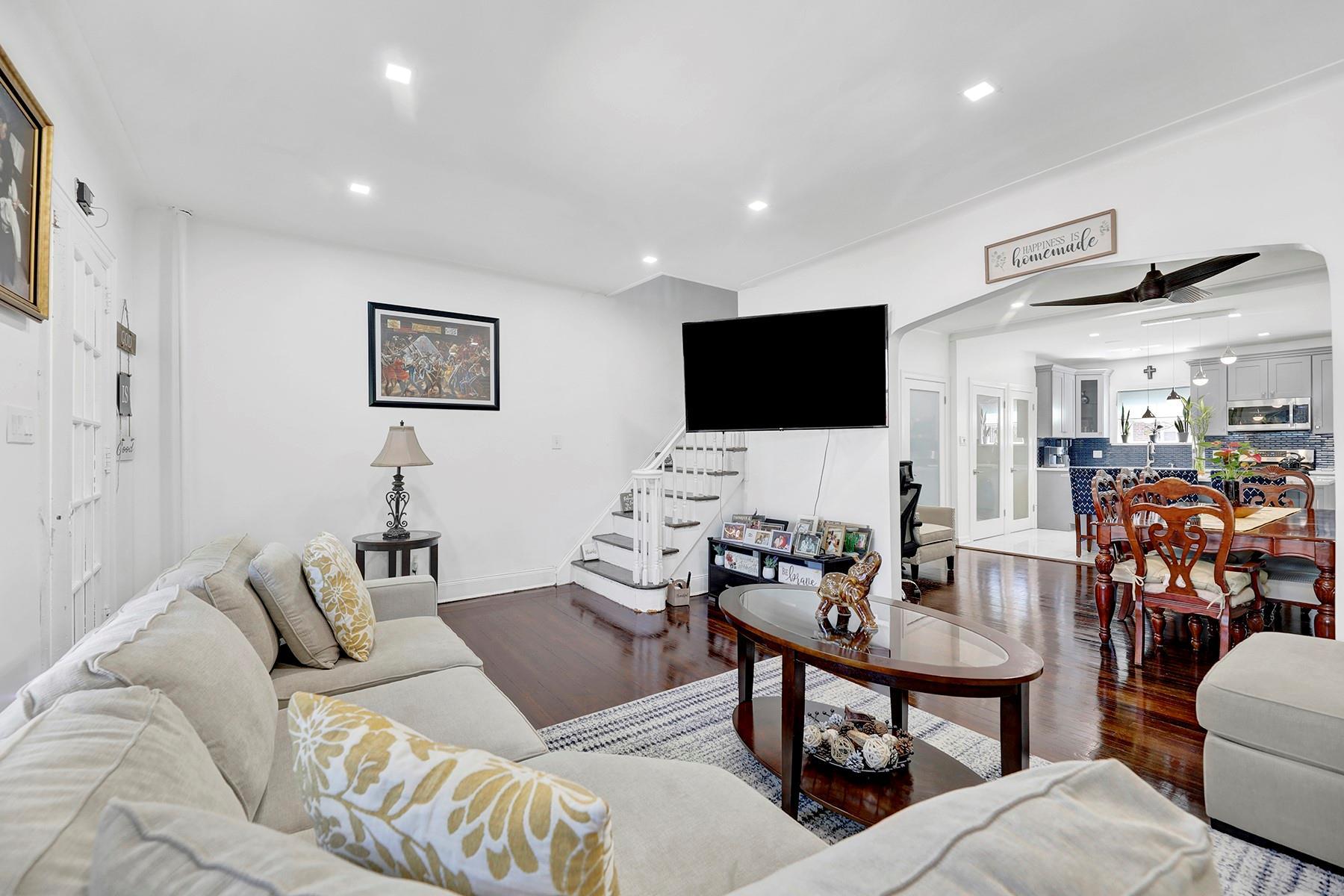 Single Family Troutville  Queens, NY 11434, MLS-862281-4
