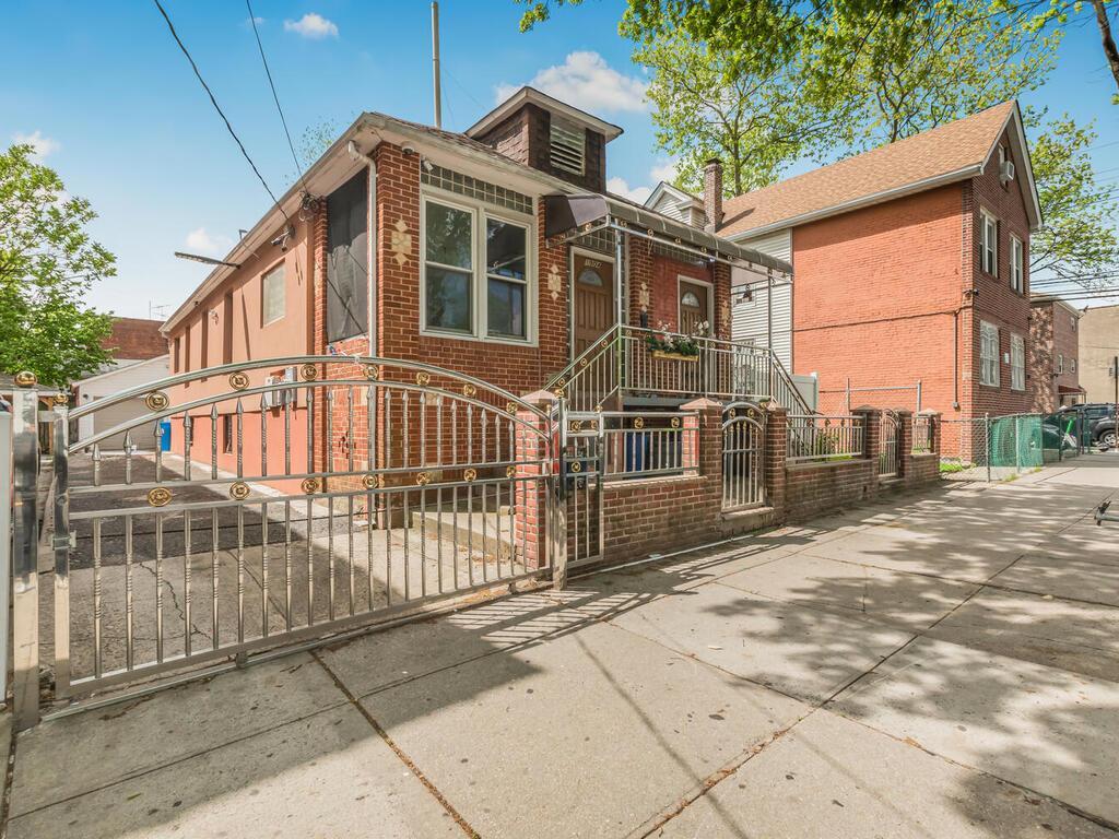 Single Family Lacombe  Bronx, NY 10473, MLS-862306-31