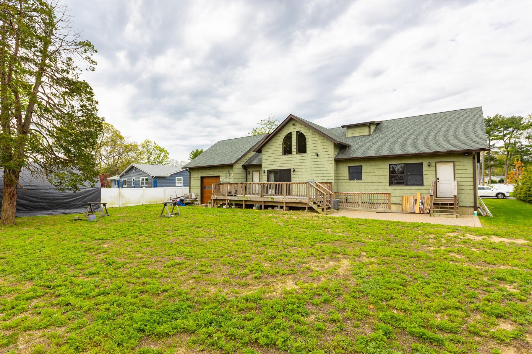 Single Family Potter  Suffolk County, NY 11706, MLS-862314-26