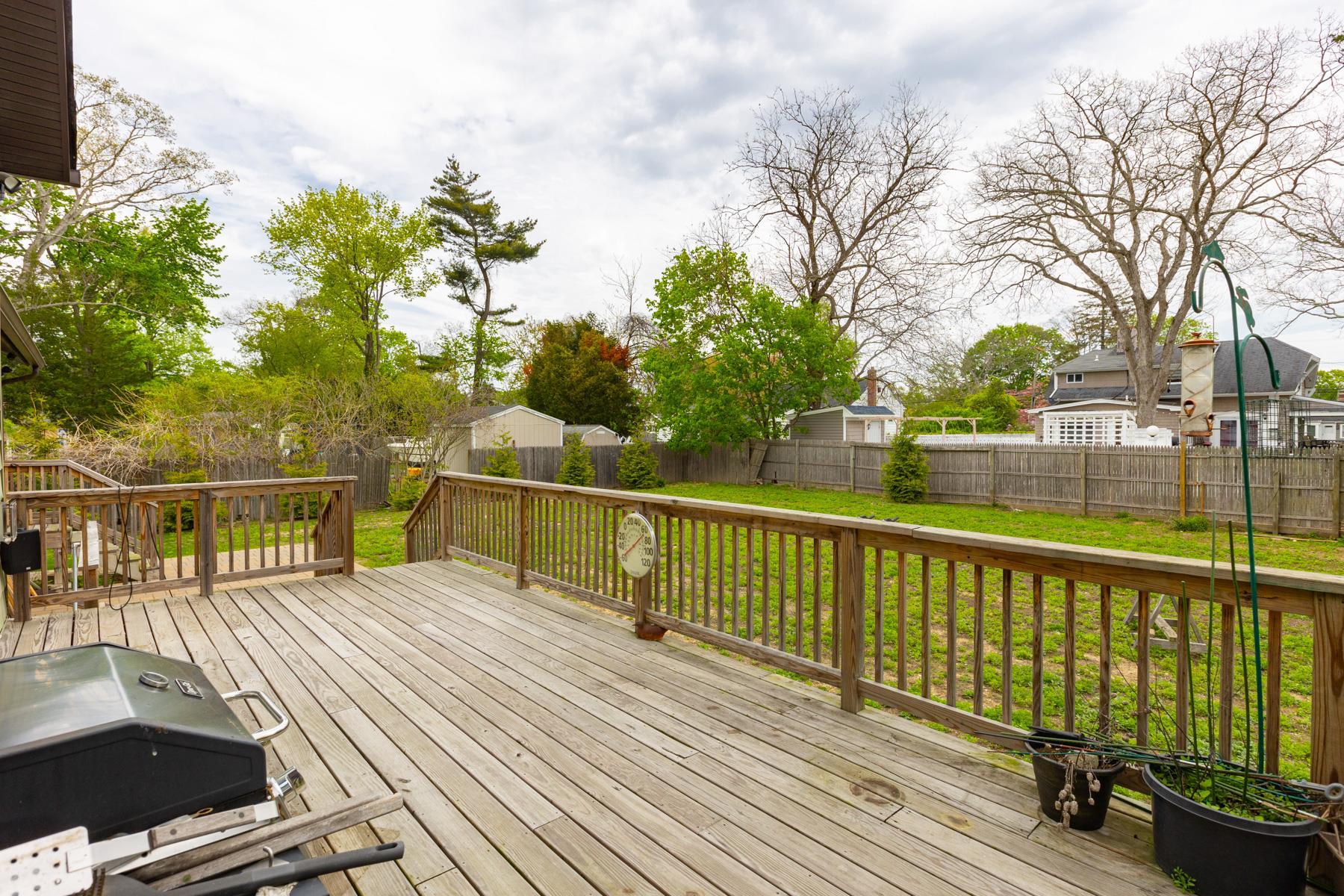 Single Family Potter  Suffolk County, NY 11706, MLS-862314-28