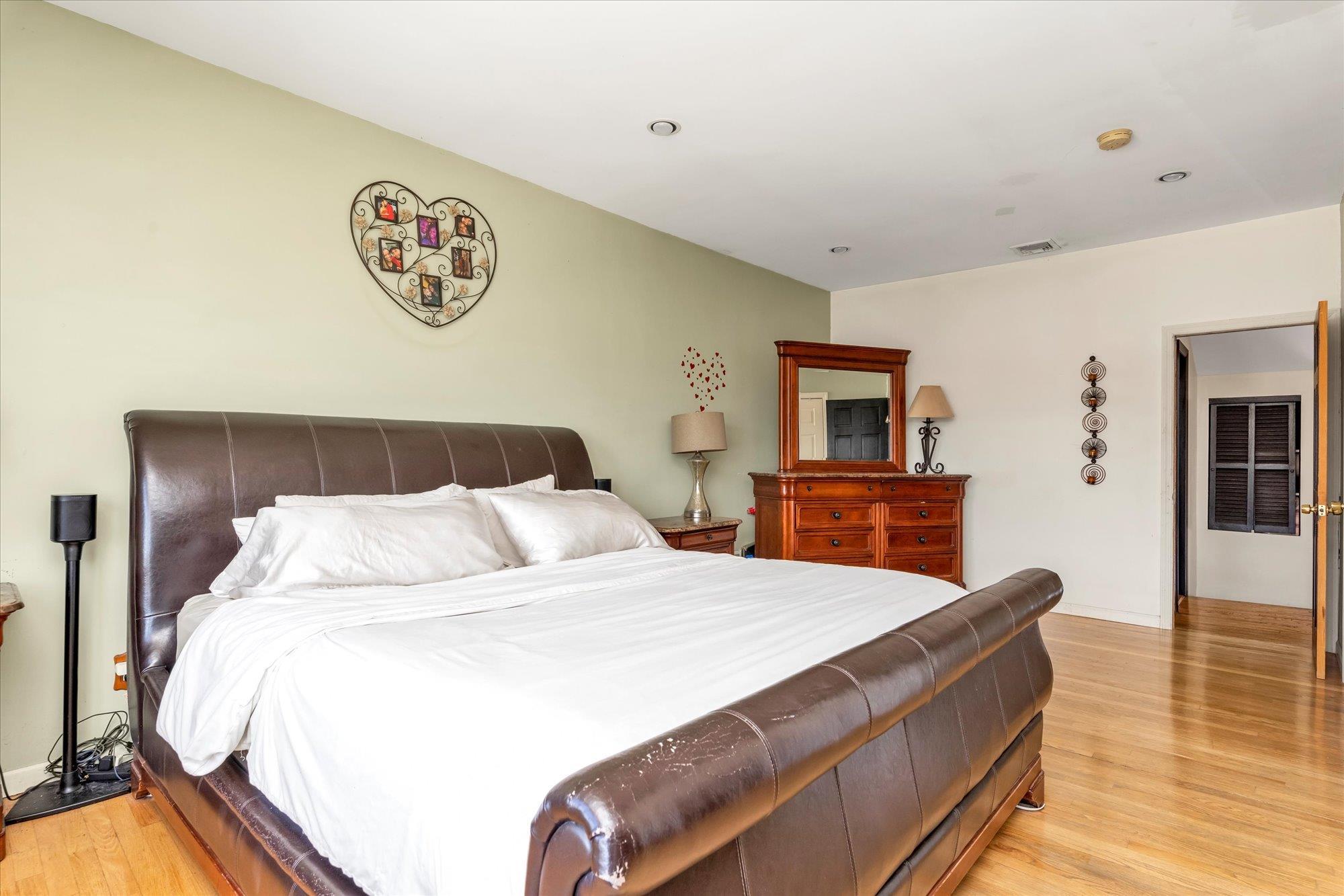 Single Family Westside  Nassau County, NY 11520, MLS-862316-12