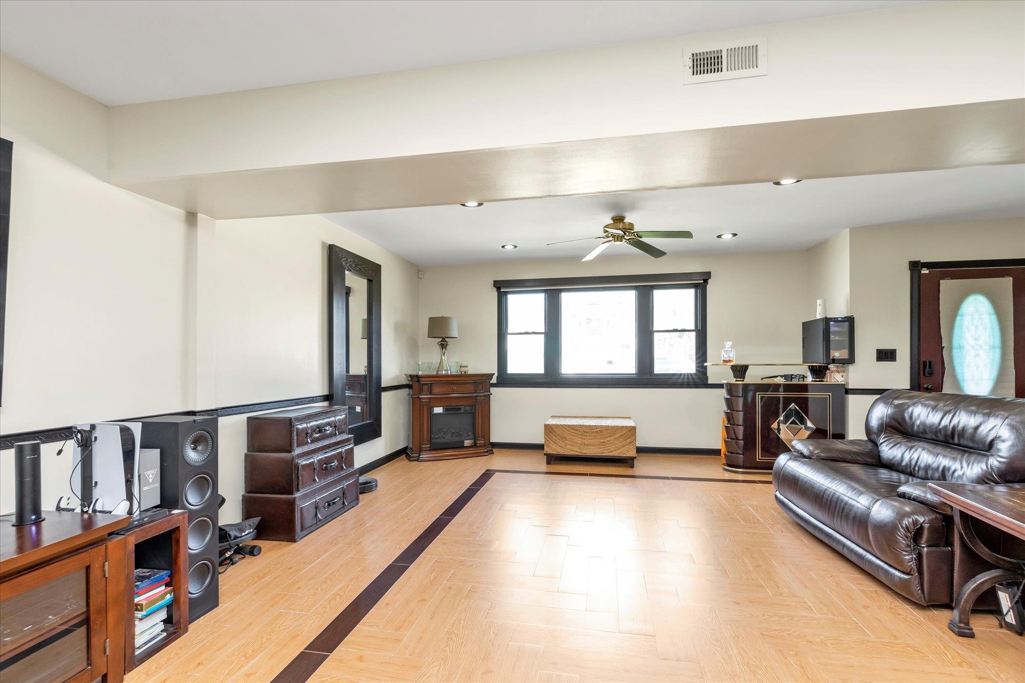 Single Family Westside  Nassau County, NY 11520, MLS-862316-2