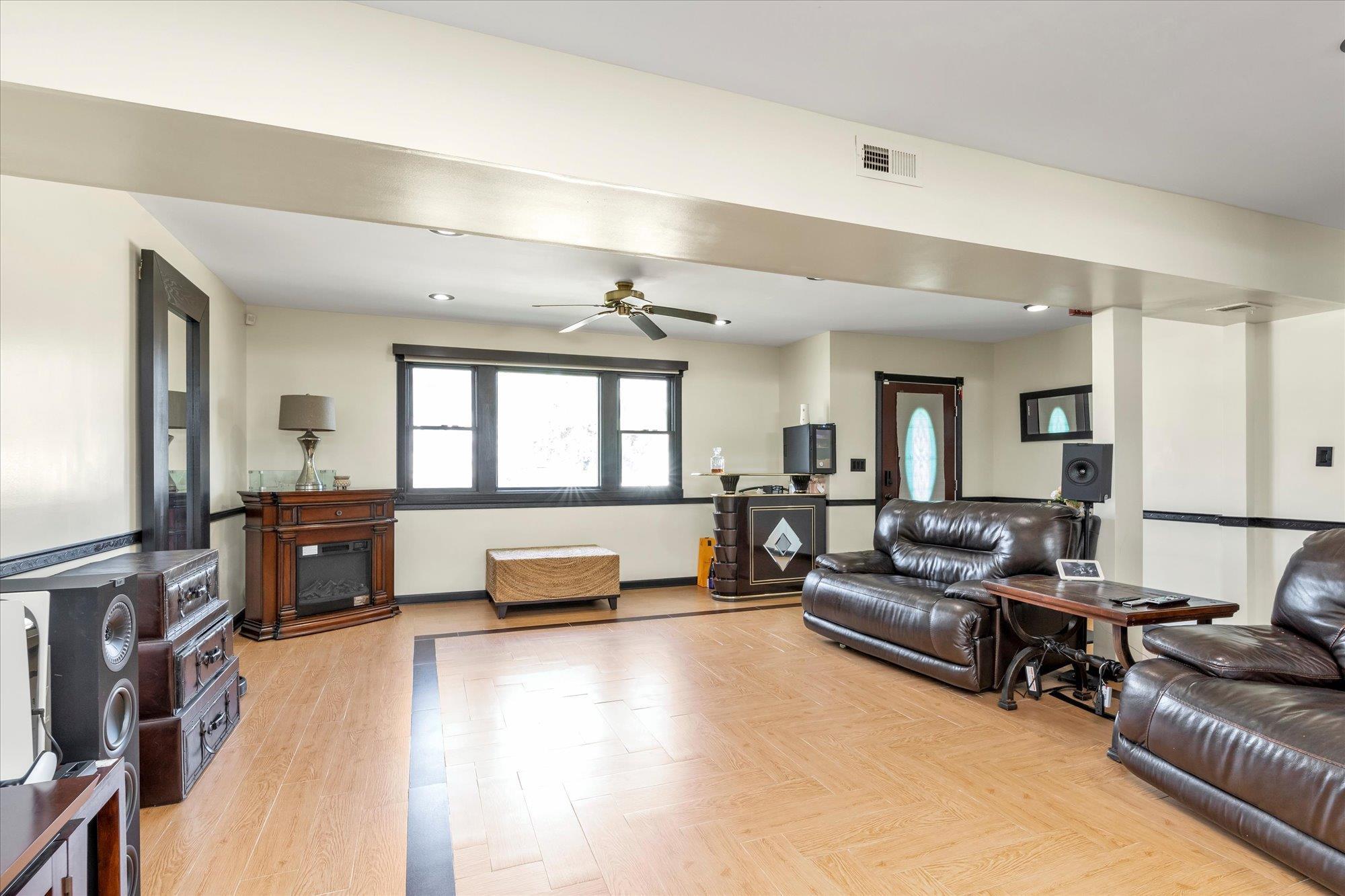 Single Family Westside  Nassau County, NY 11520, MLS-862316-3
