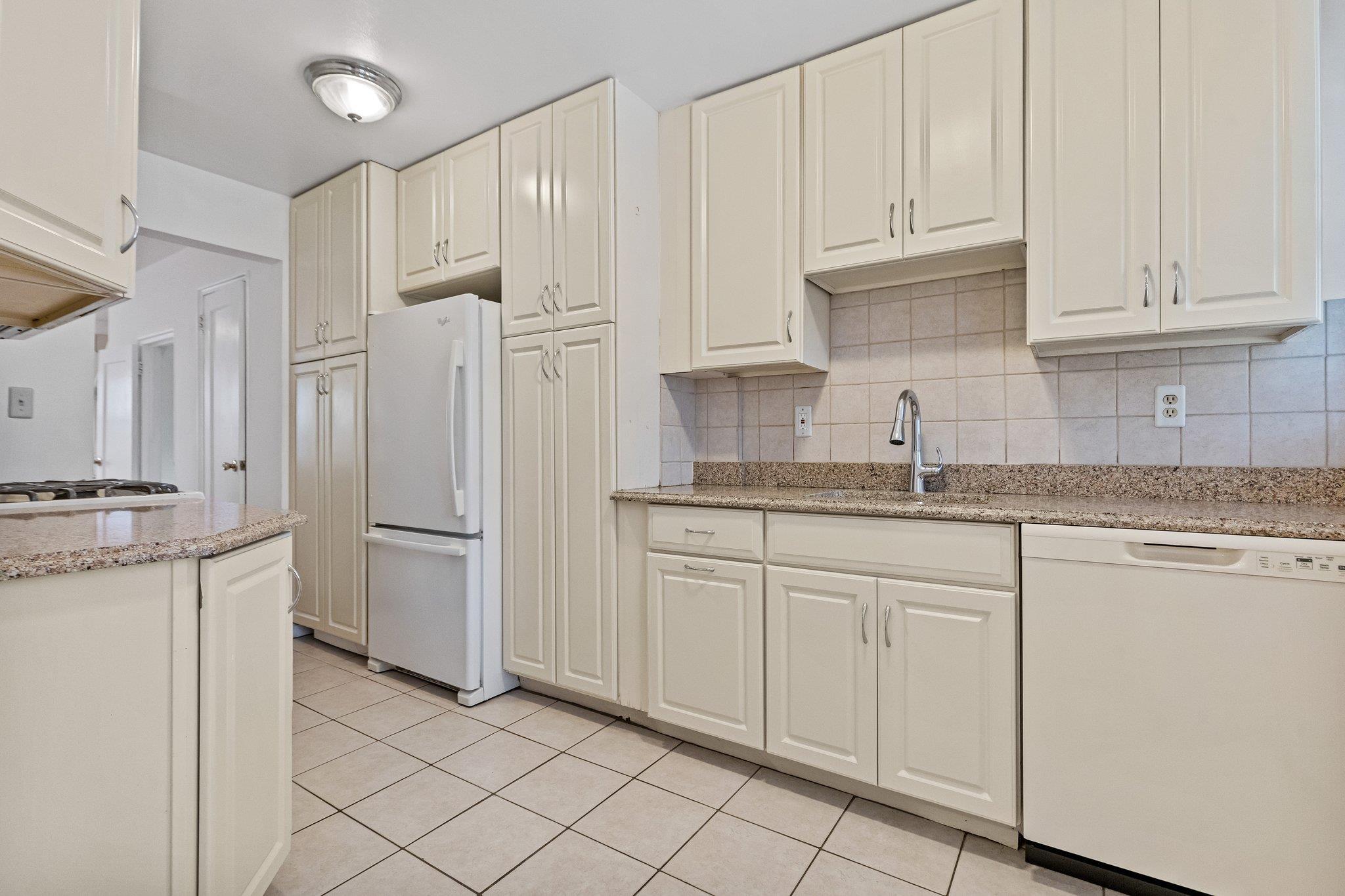 Single Family Tomlinson  Bronx, NY 10461, MLS-862329-8