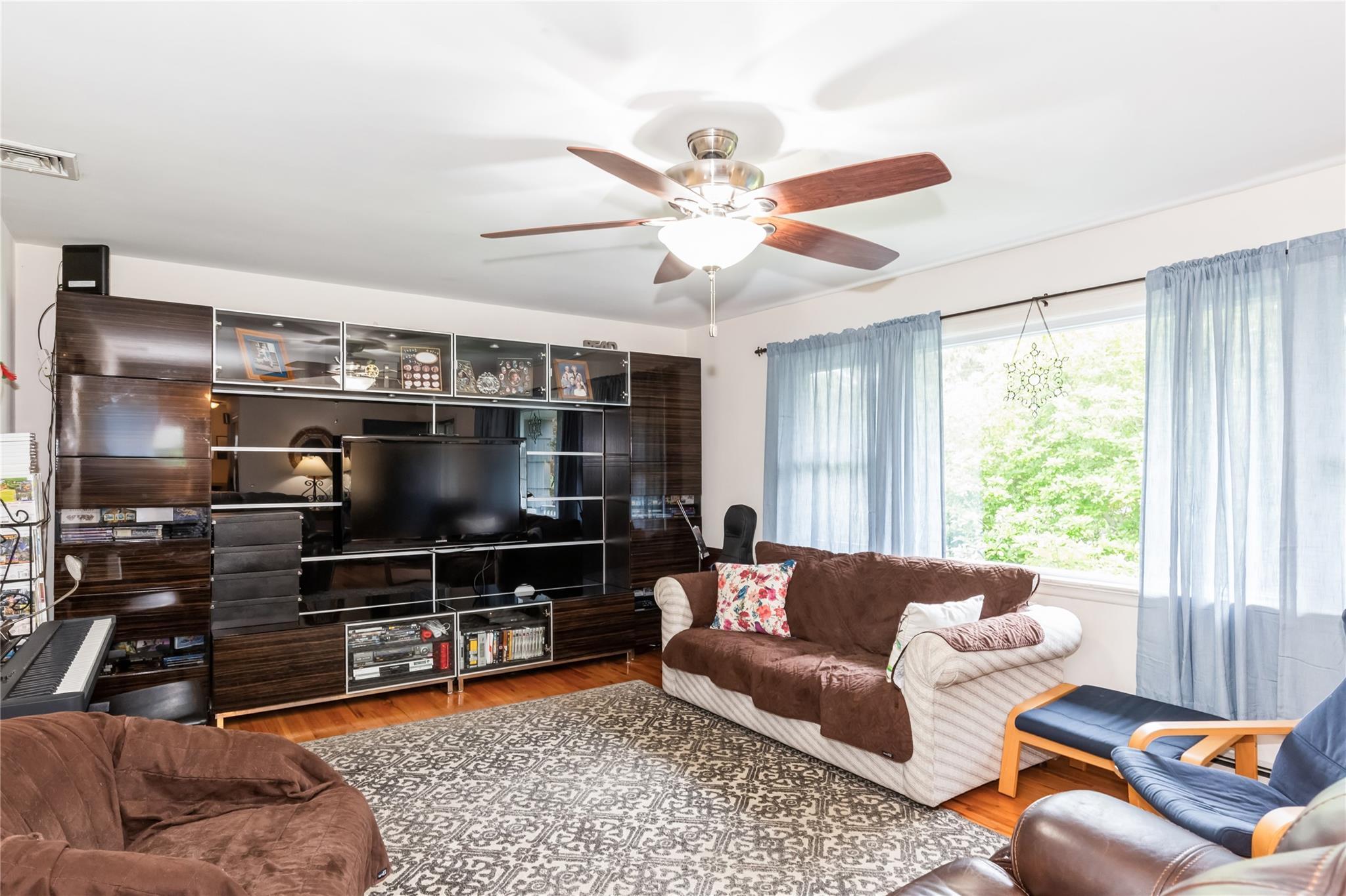 Single Family Astor  Suffolk County, NY 11780, MLS-862339-28