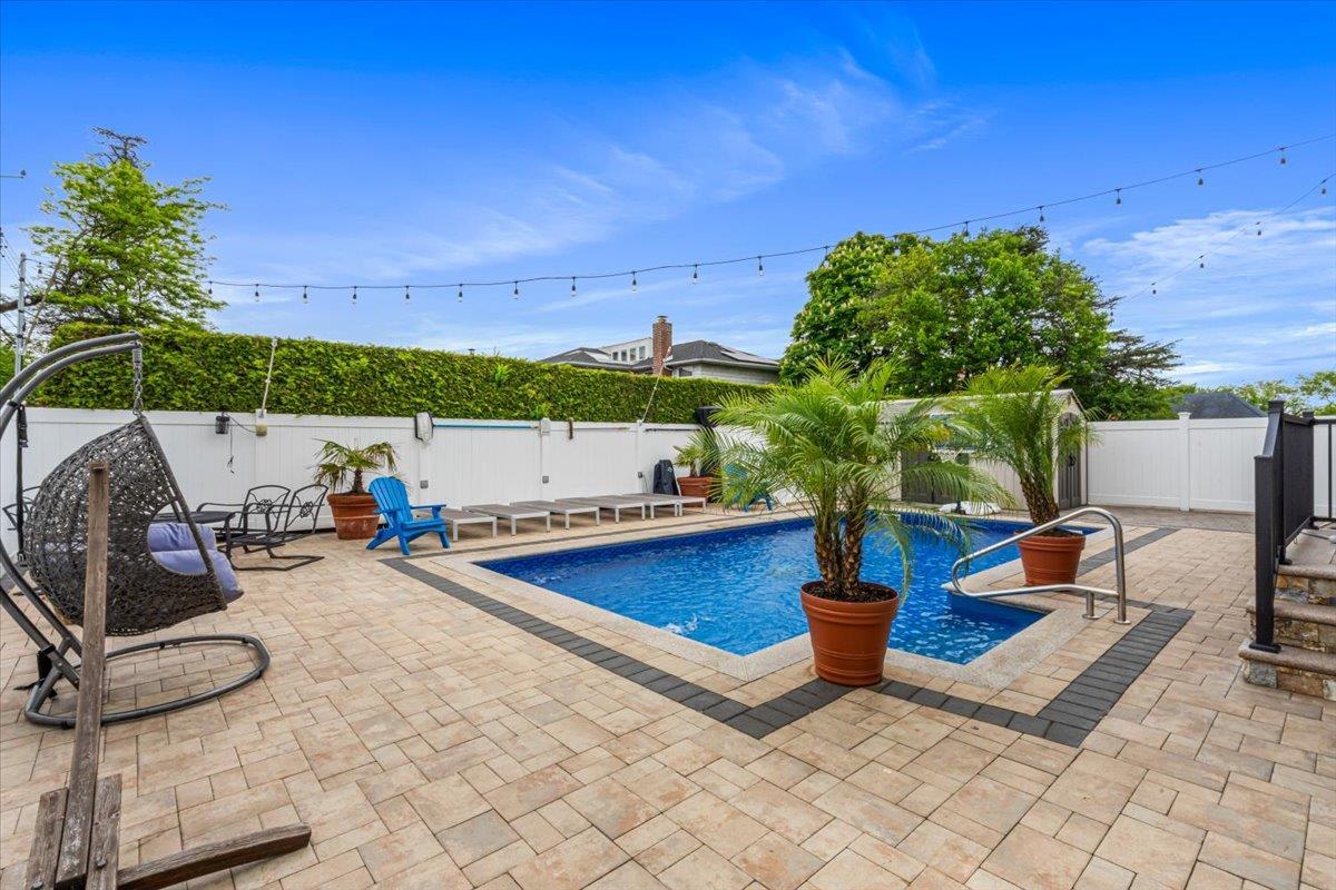 Single Family 80th Street  Queens, NY 11414, MLS-862381-25