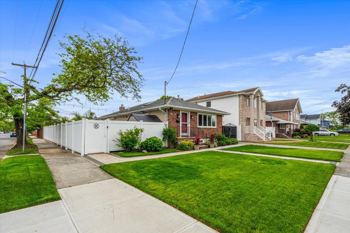 Single Family 80th Street  Queens, NY 11414, MLS-862381-28