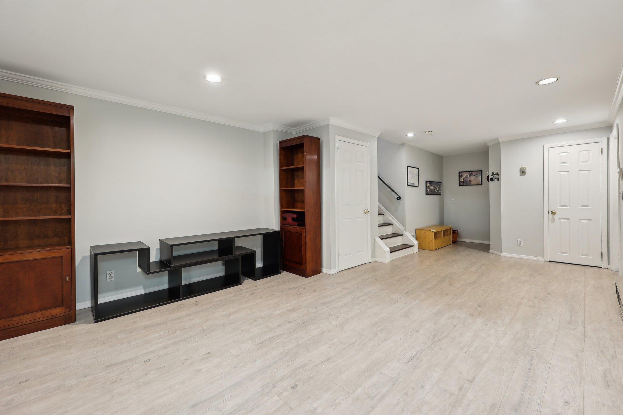 Single Family Rolling  Westchester County, NY 10804, MLS-862432-28