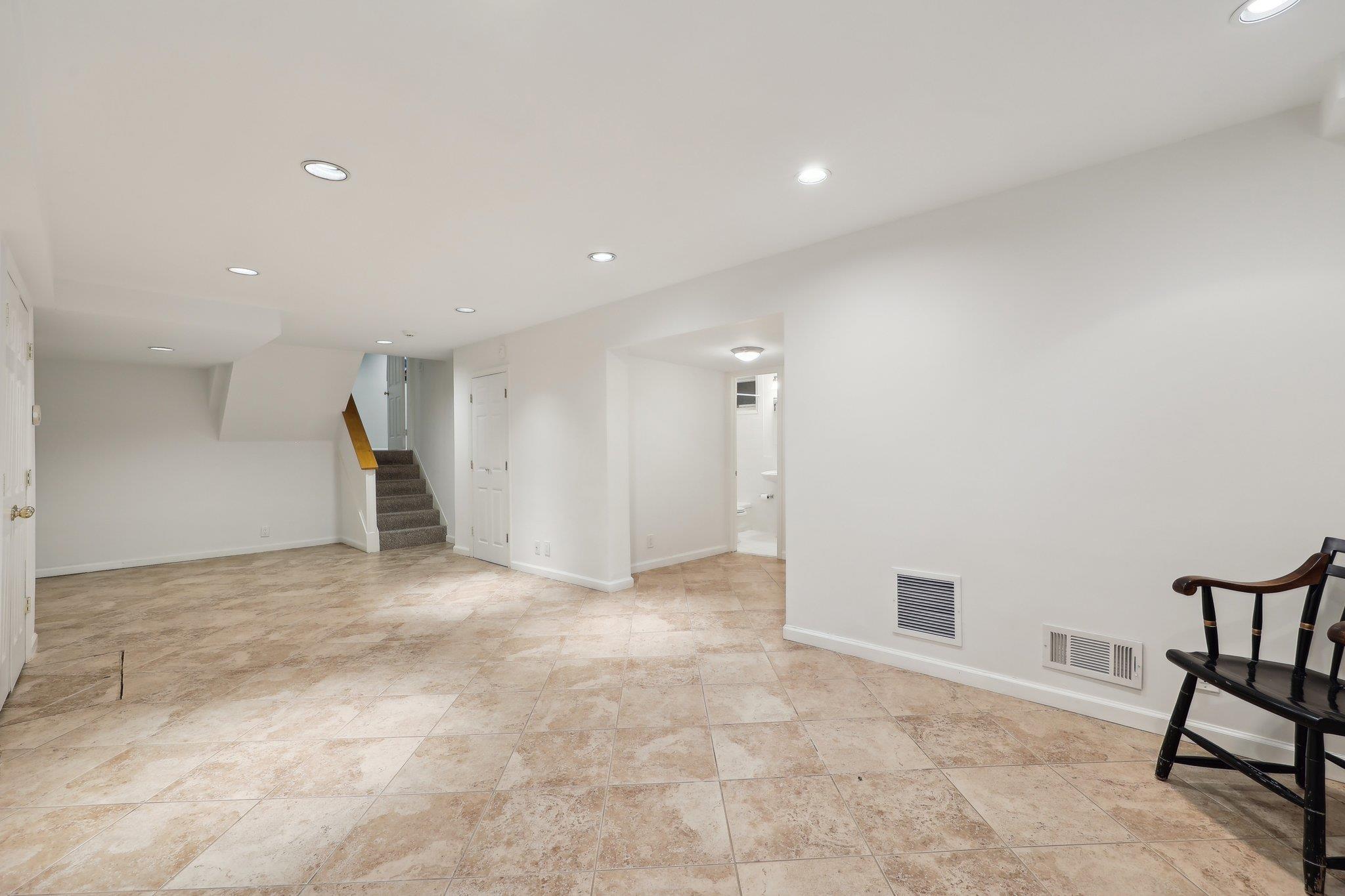 Single Family Rolling  Westchester County, NY 10804, MLS-862432-35