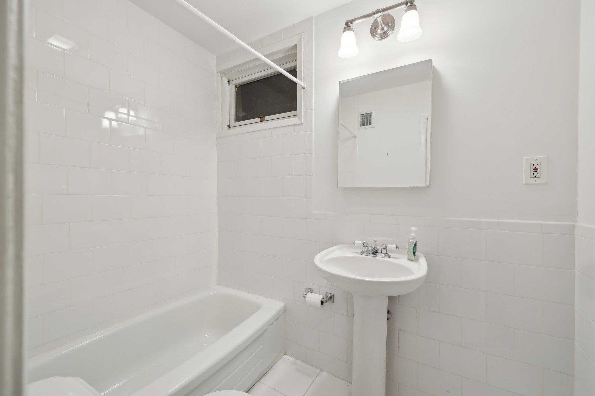 Single Family Rolling  Westchester County, NY 10804, MLS-862432-37
