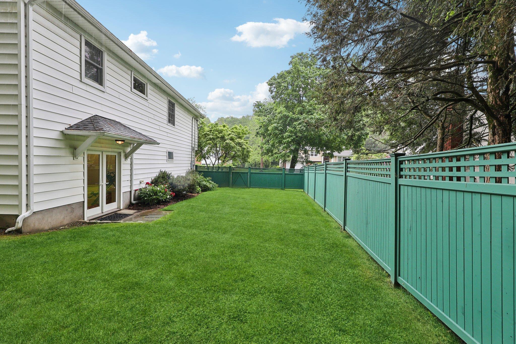 Single Family Rolling  Westchester County, NY 10804, MLS-862432-41