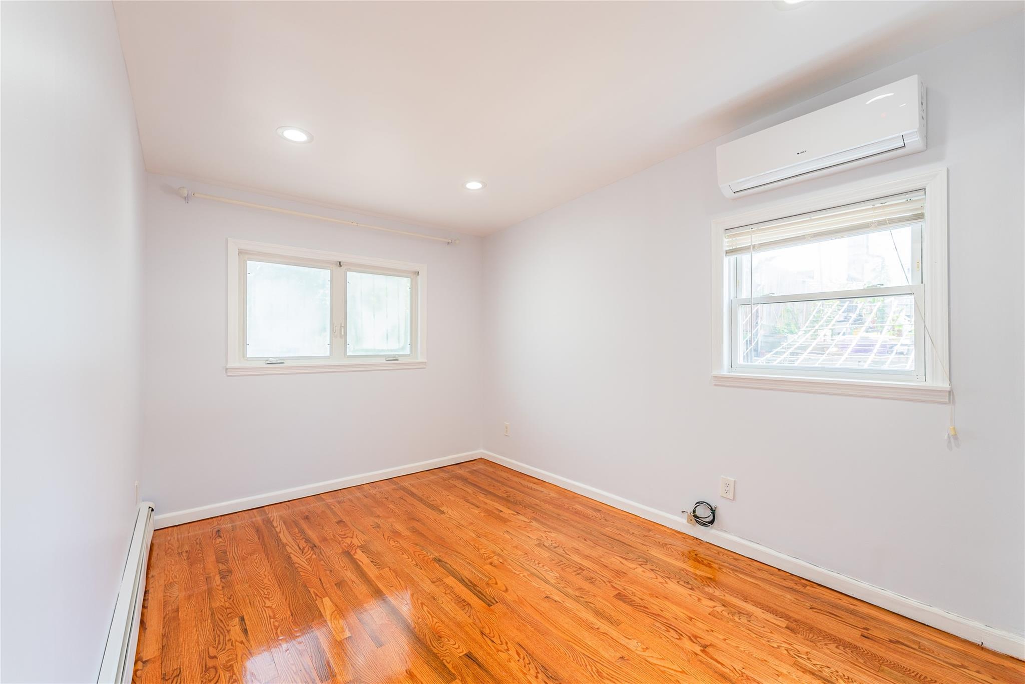 Single Family 247th St  Queens, NY 11363, MLS-862509-11