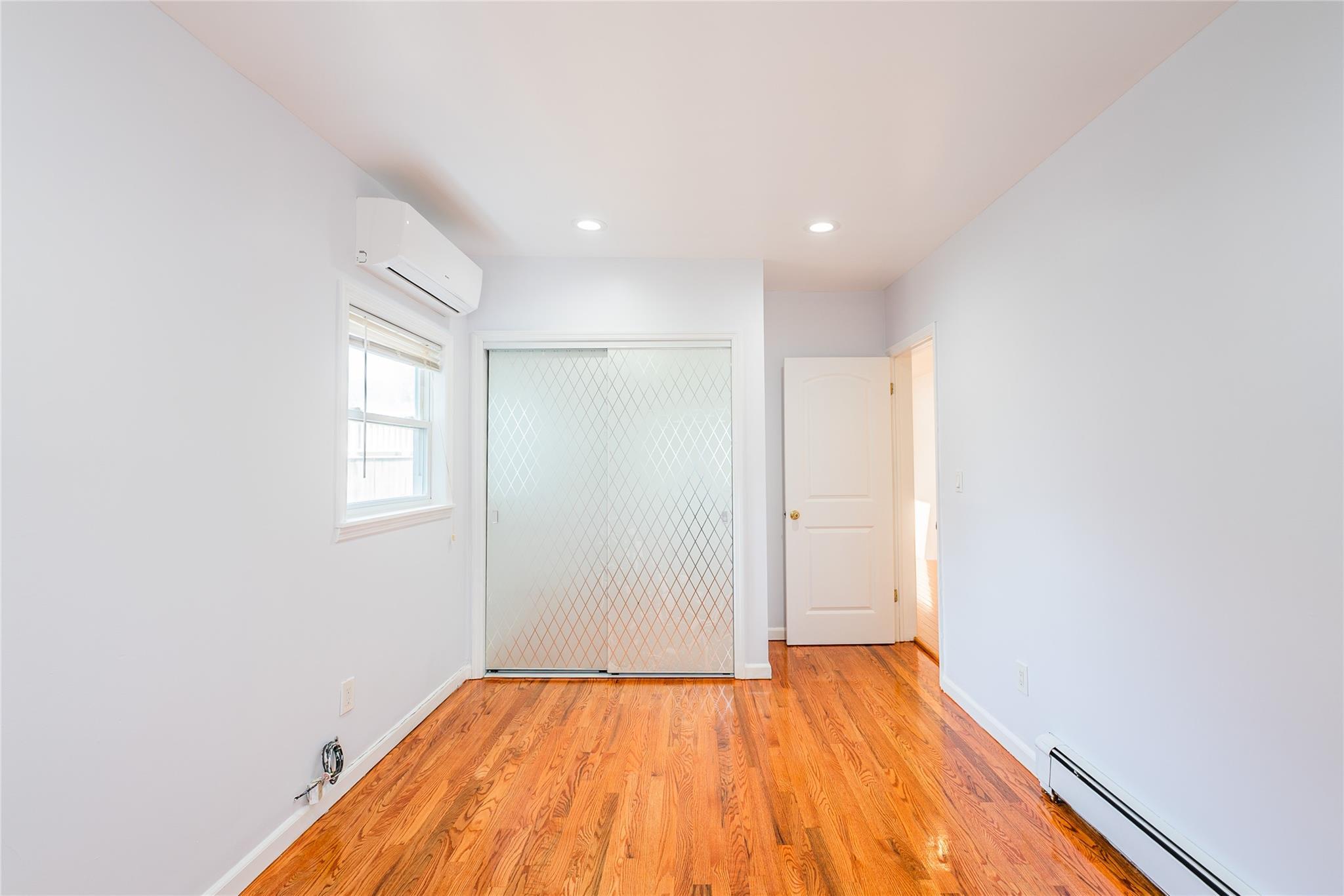 Single Family 247th St  Queens, NY 11363, MLS-862509-12