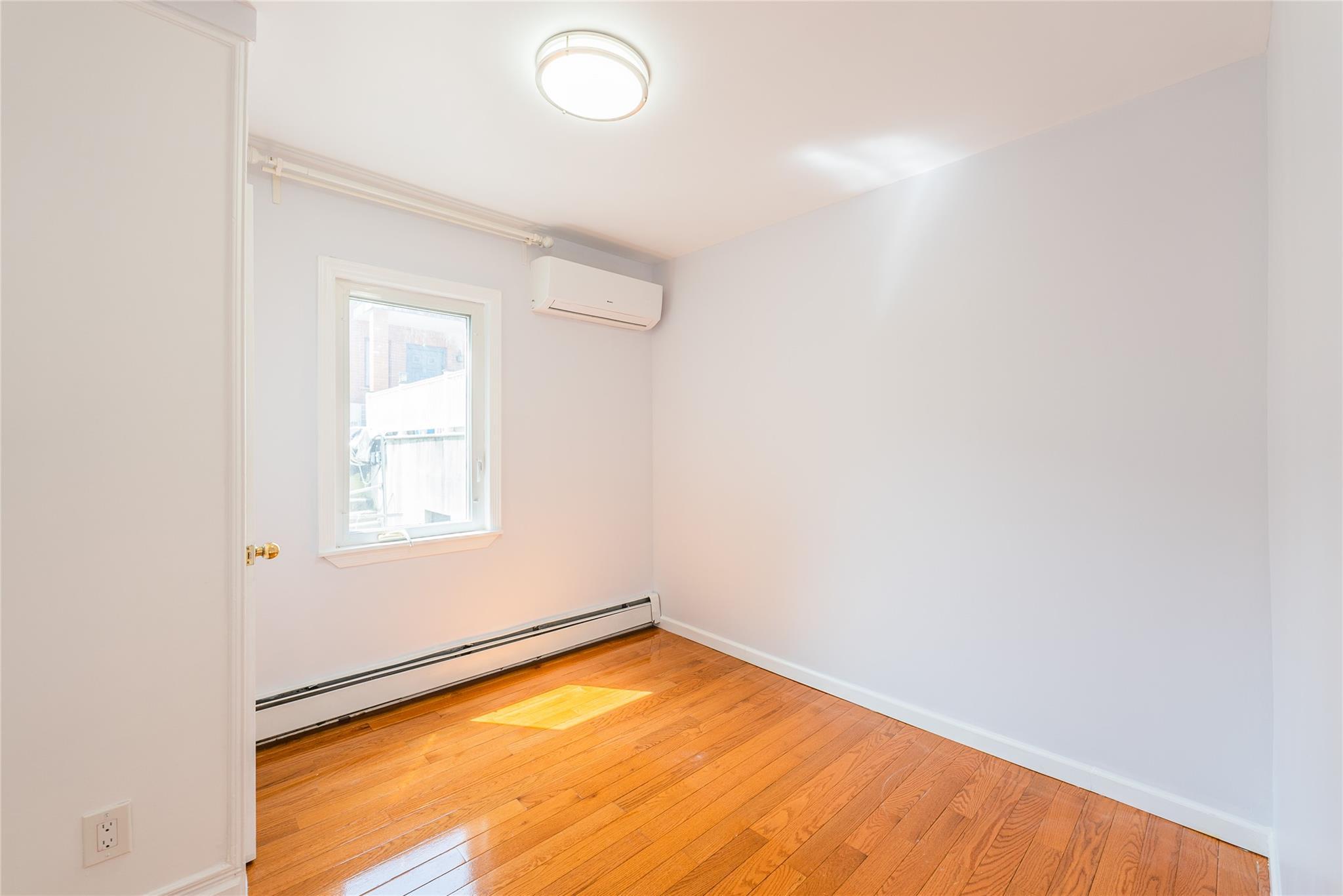 Single Family 247th St  Queens, NY 11363, MLS-862509-14