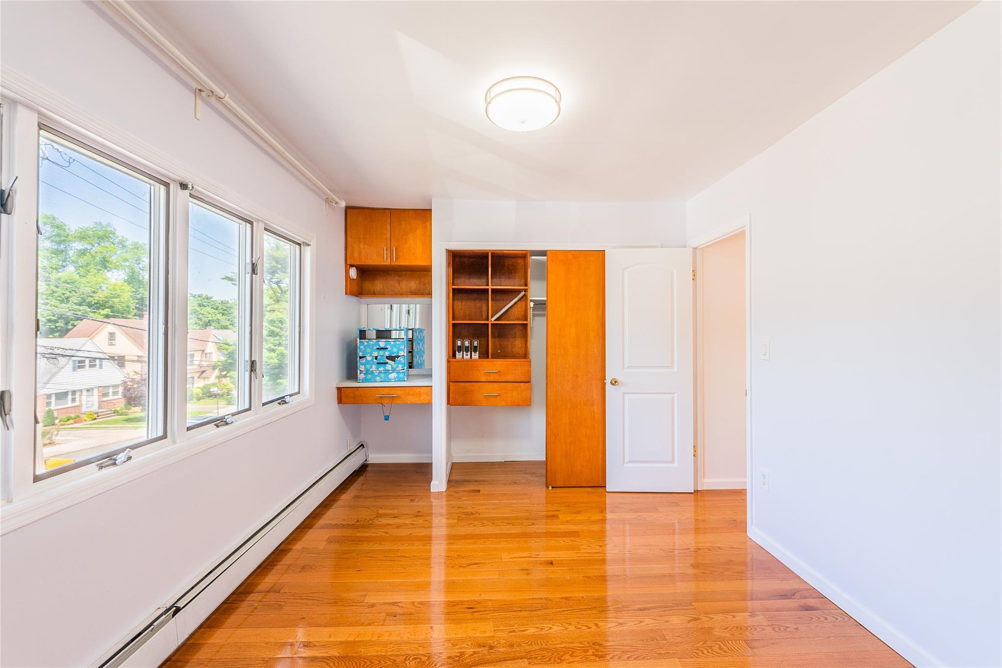Single Family 247th St  Queens, NY 11363, MLS-862509-16