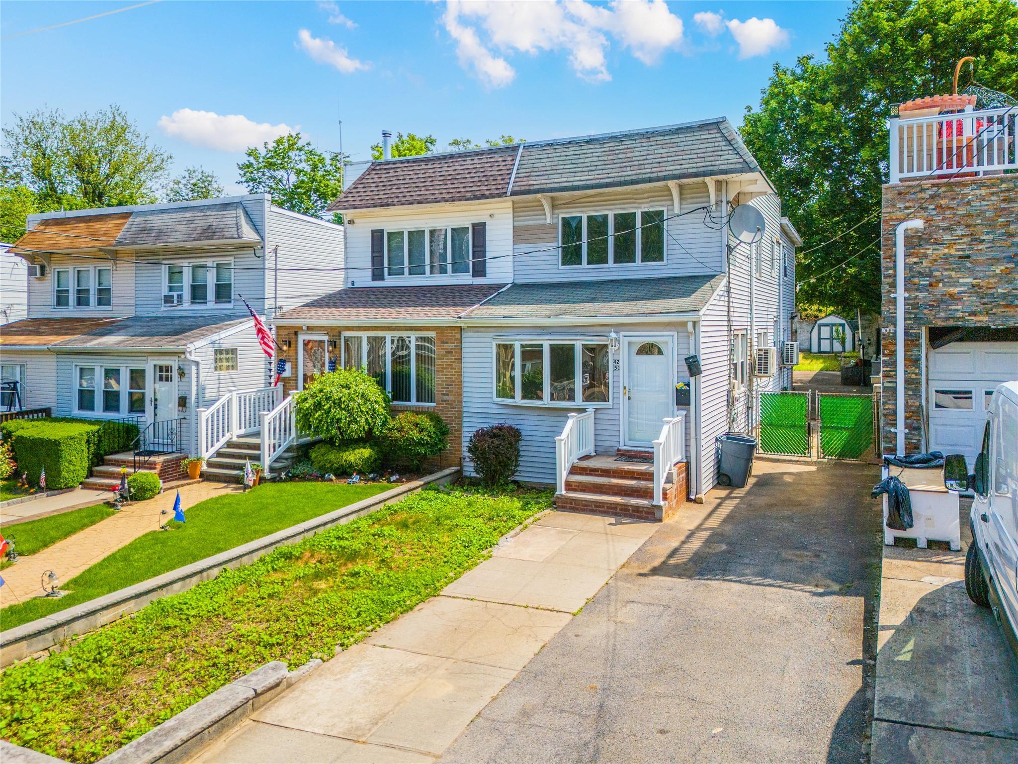 Single Family 247th St  Queens, NY 11363, MLS-862509-2