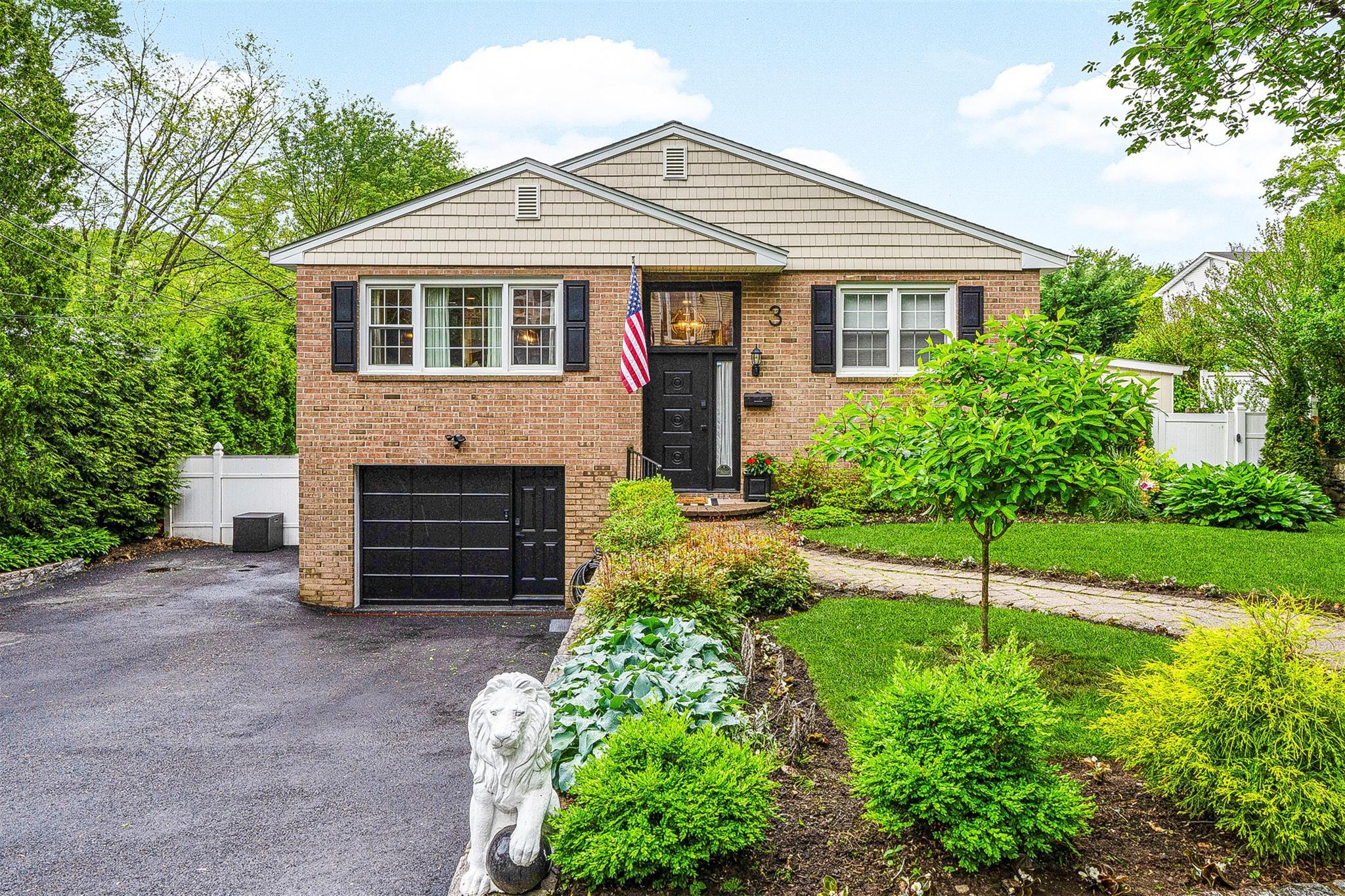 Single Family Cross  Westchester County, NY 10502, MLS-862543-2