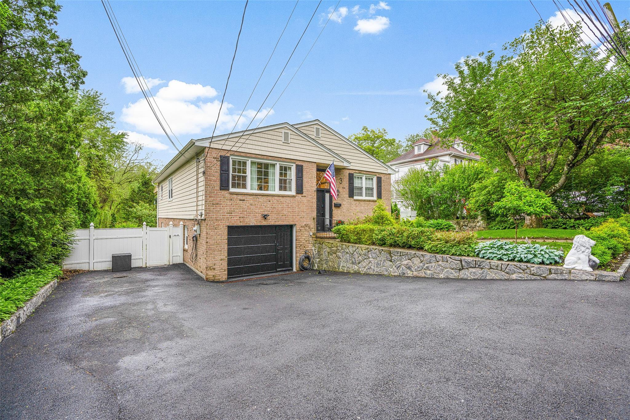 Single Family Cross  Westchester County, NY 10502, MLS-862543-4