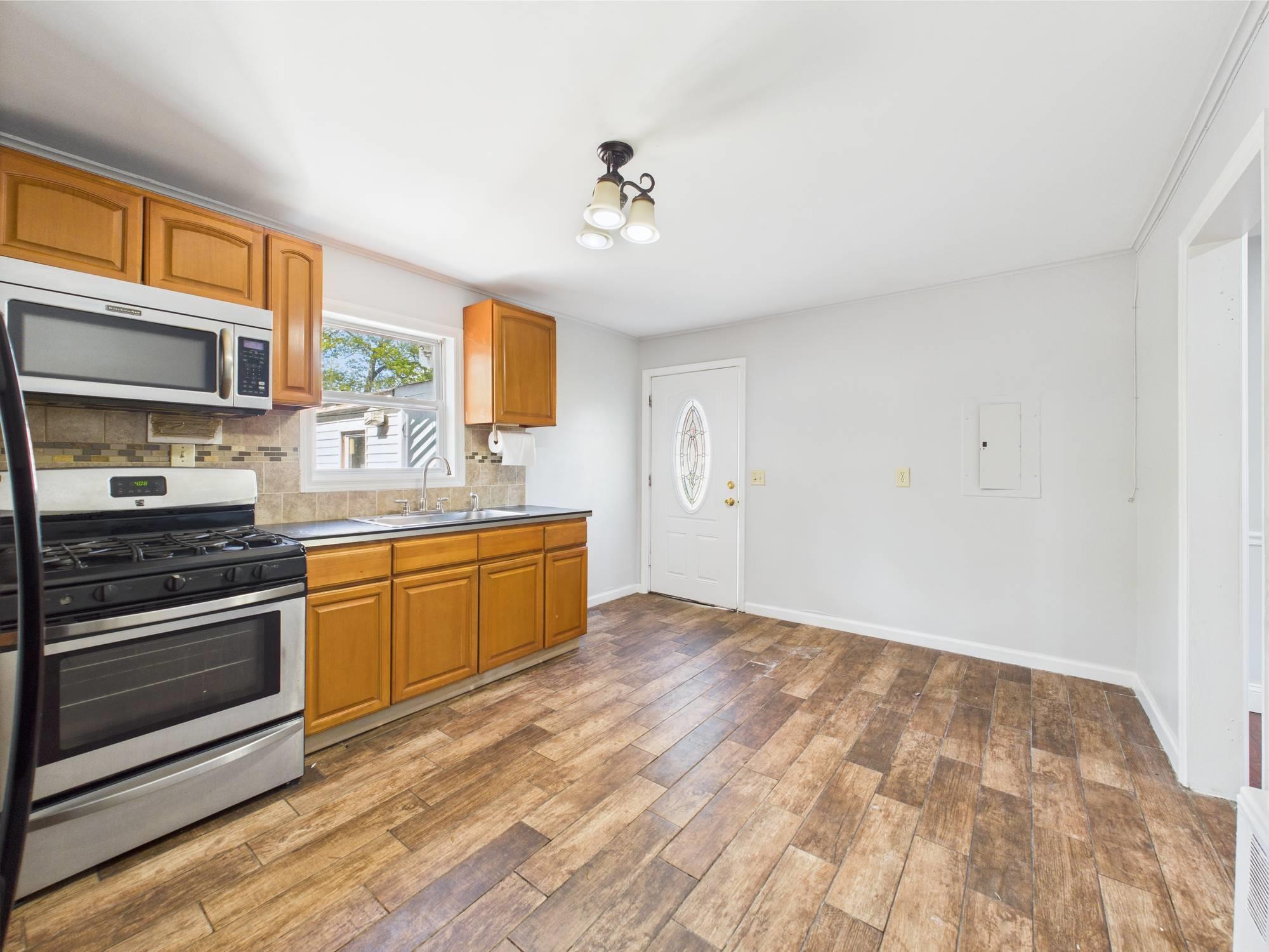 Single Family State  Suffolk County, NY 11798, MLS-862547-5