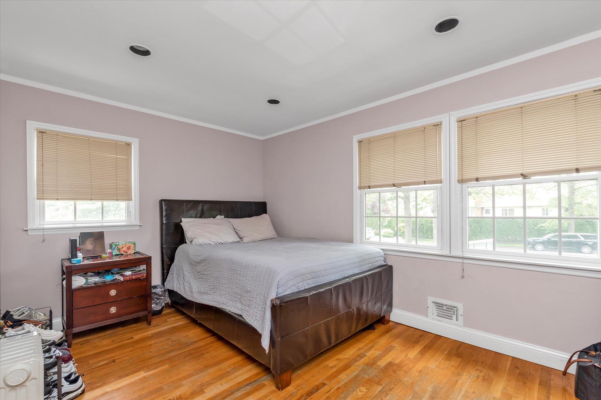 Single Family Nottingham  Nassau County, NY 11040, MLS-862554-15