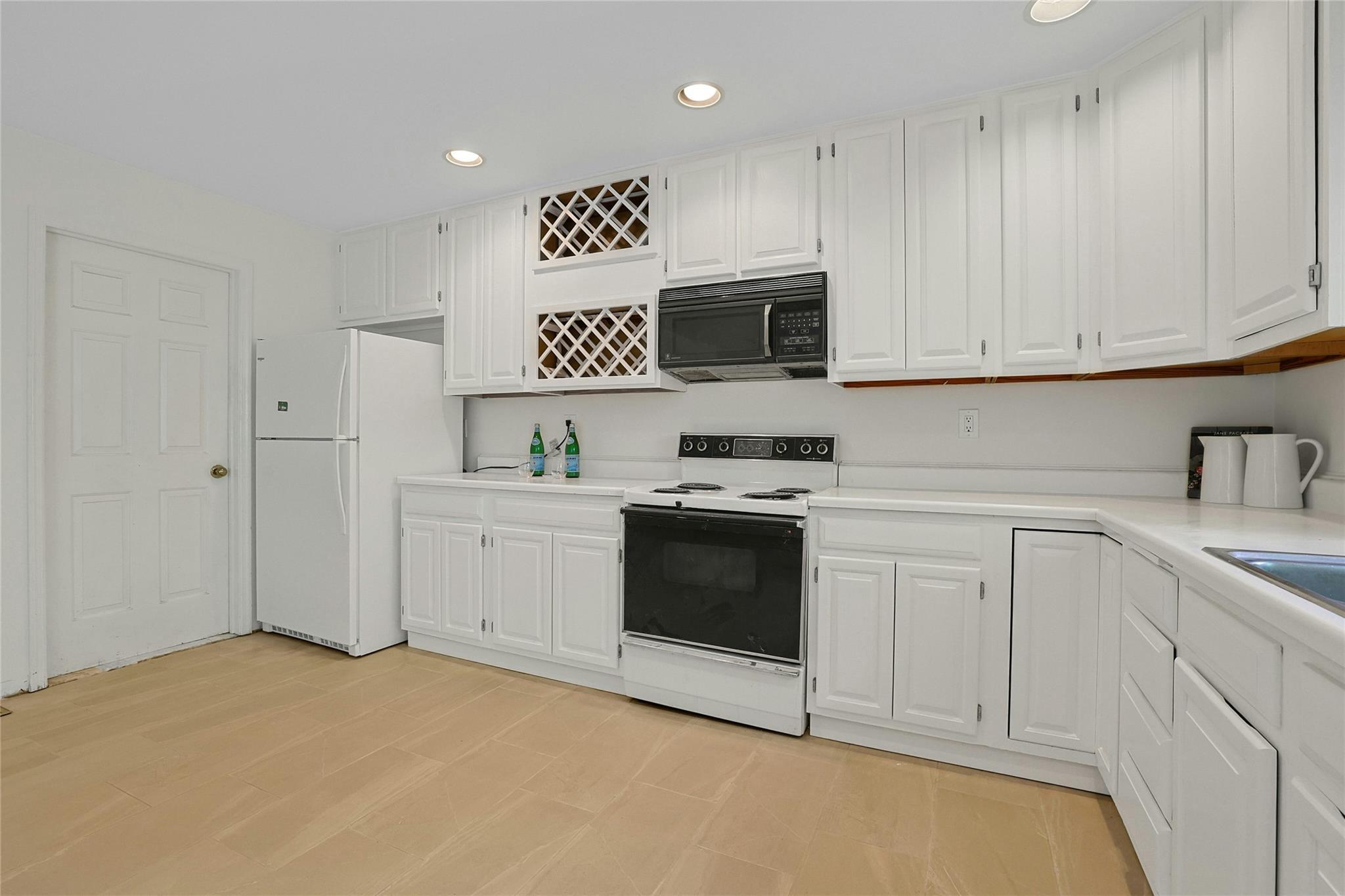Single Family Cross  Westchester County, NY 10567, MLS-862575-14