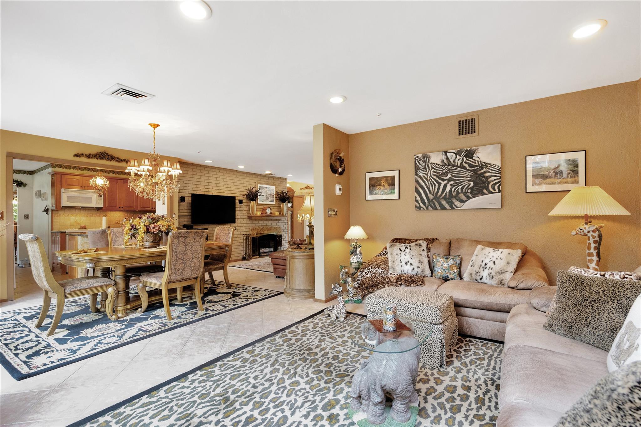 Single Family Oak Brook  Nassau County, NY 11566, MLS-862576-11