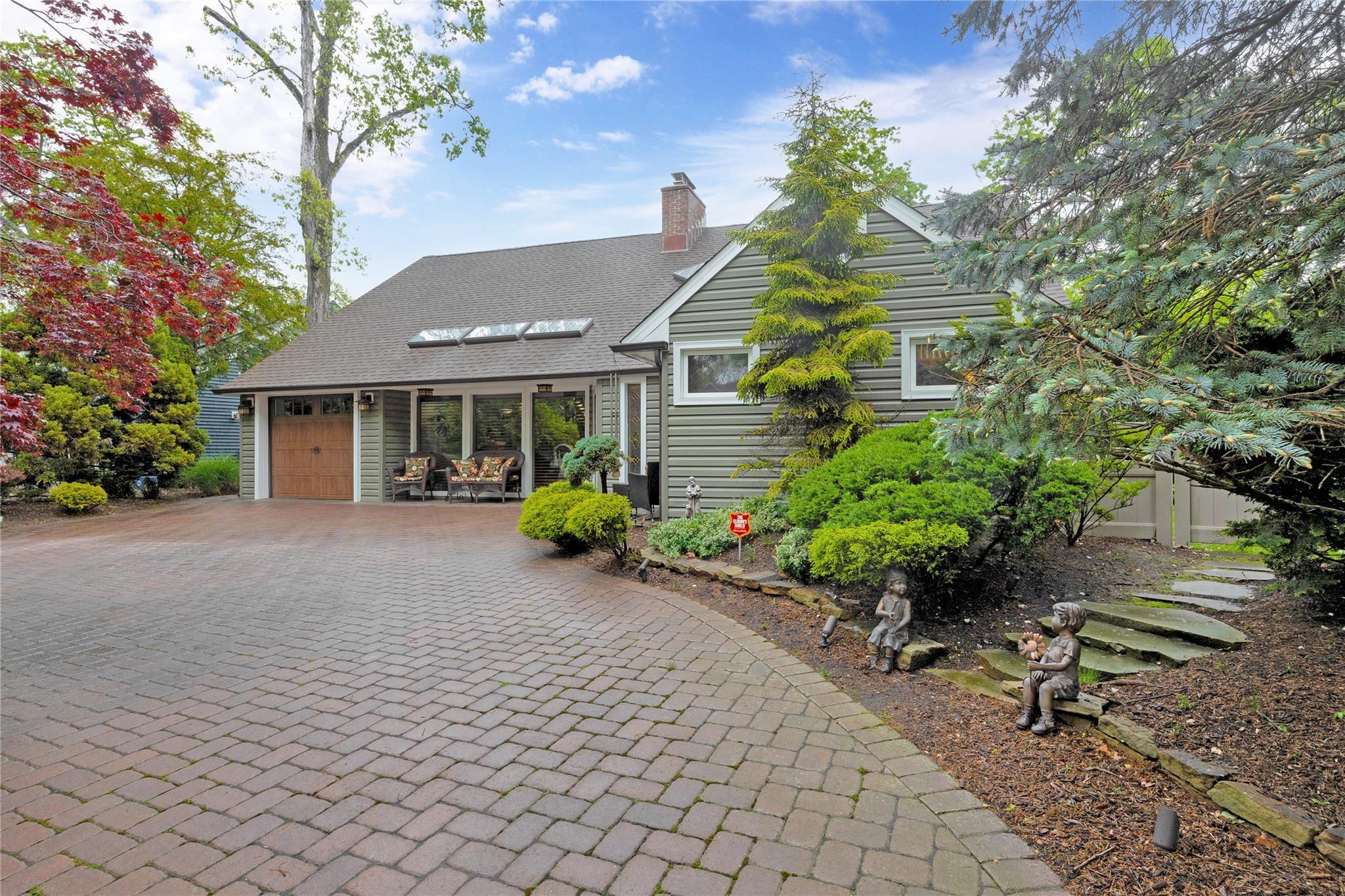 Single Family Oak Brook  Nassau County, NY 11566, MLS-862576-2