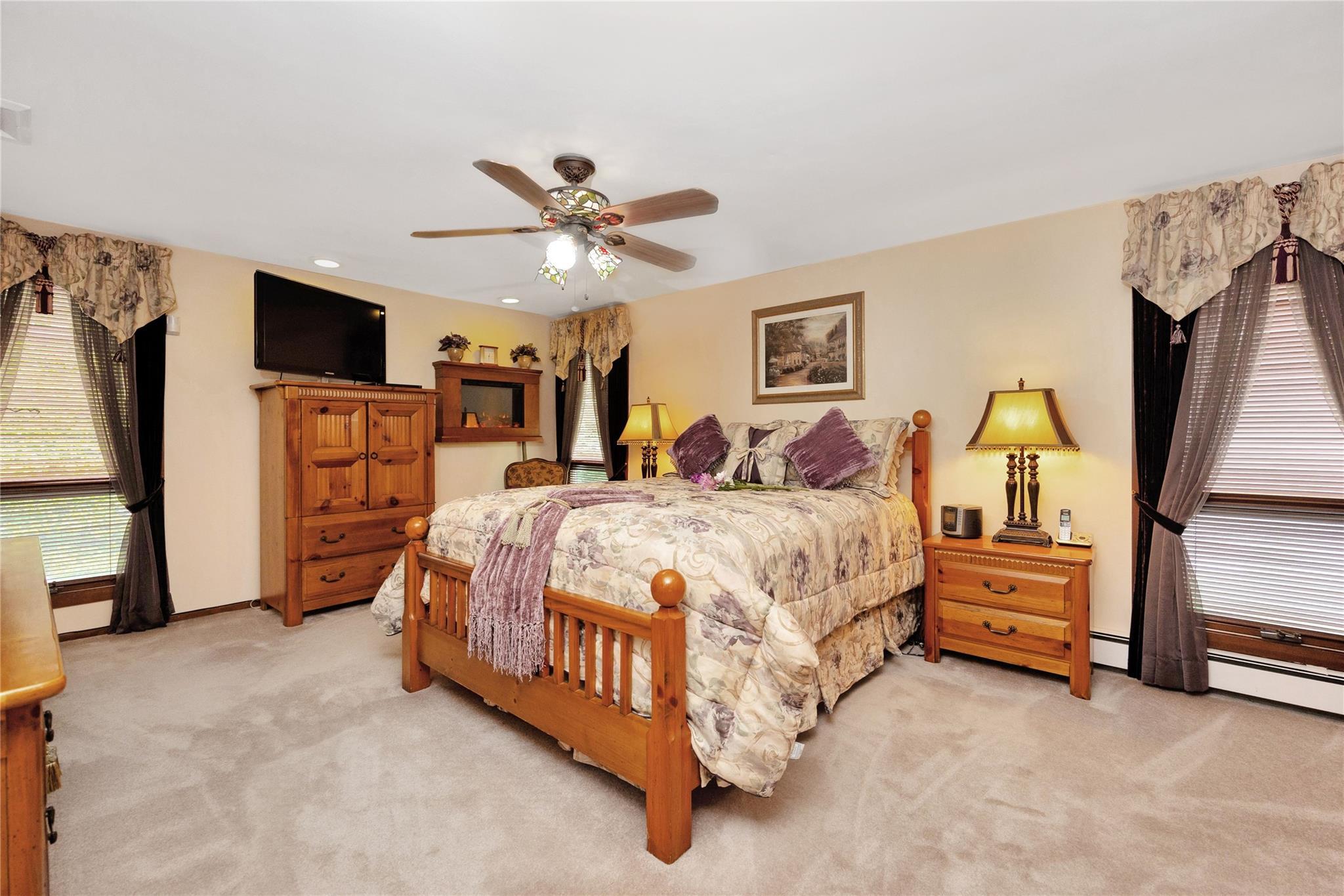 Single Family Oak Brook  Nassau County, NY 11566, MLS-862576-23