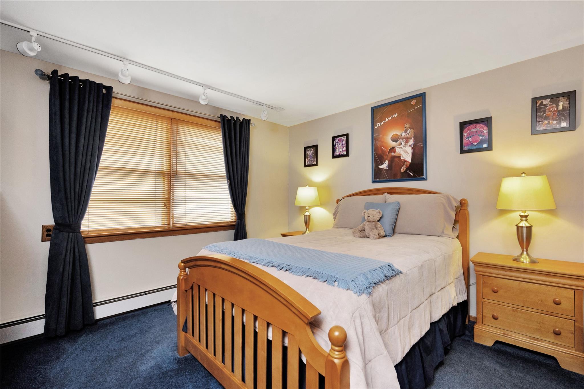 Single Family Oak Brook  Nassau County, NY 11566, MLS-862576-25
