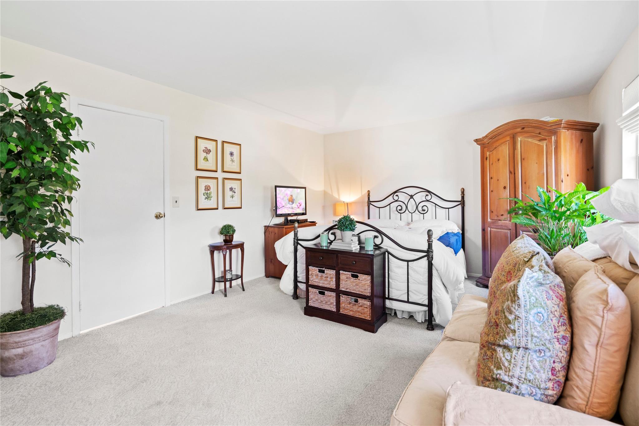 Single Family Woodchuck  Suffolk County, NY 11727, MLS-862605-18
