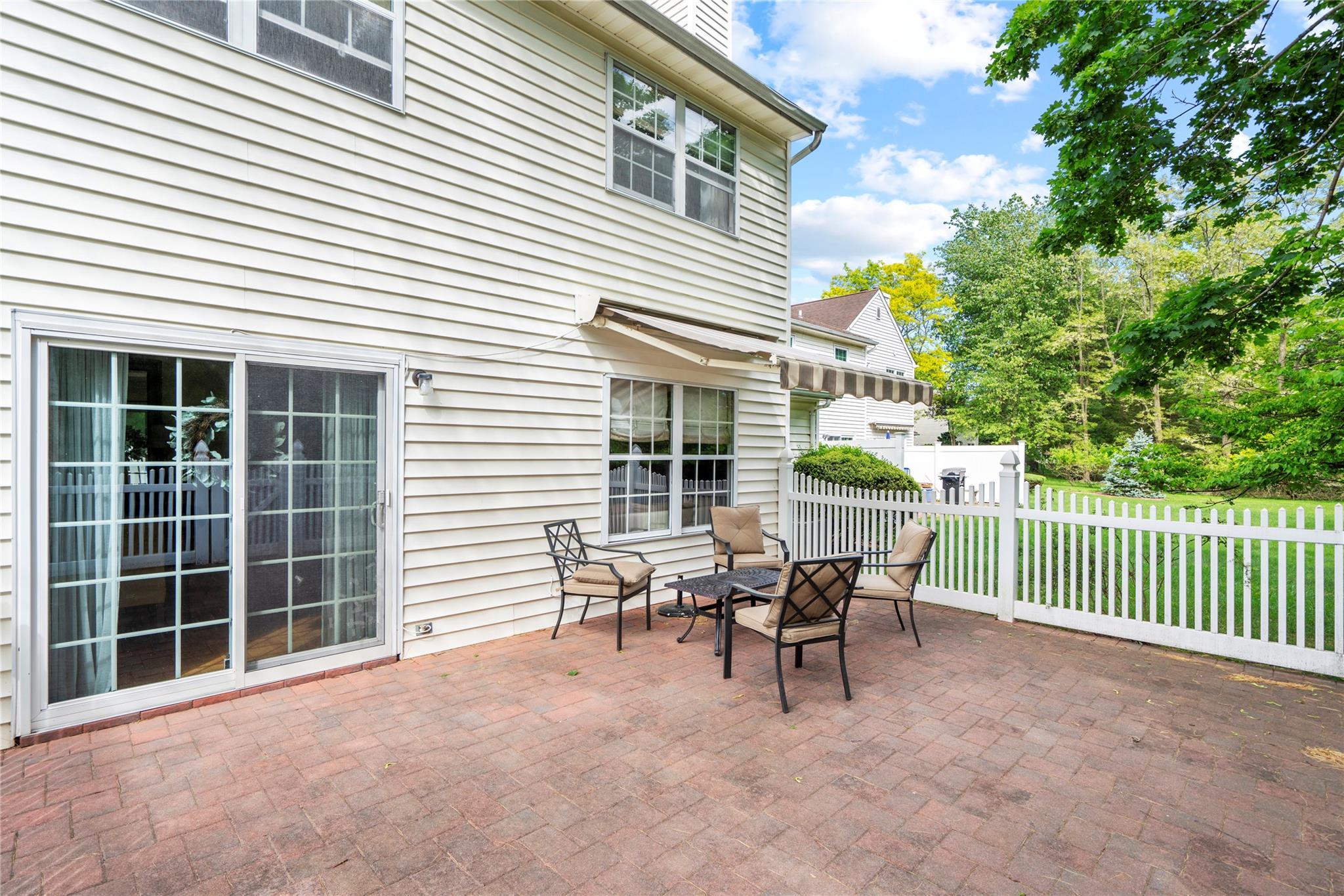 Single Family Woodchuck  Suffolk County, NY 11727, MLS-862605-29