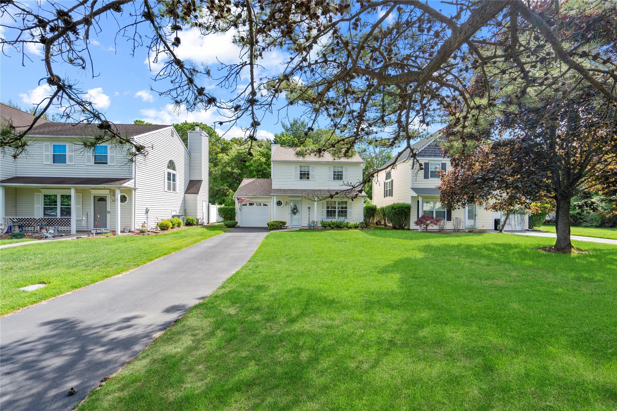 Single Family Woodchuck  Suffolk County, NY 11727, MLS-862605-30