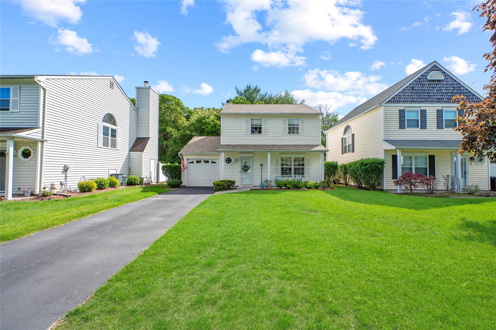 Single Family Woodchuck  Suffolk County, NY 11727, MLS-862605-31