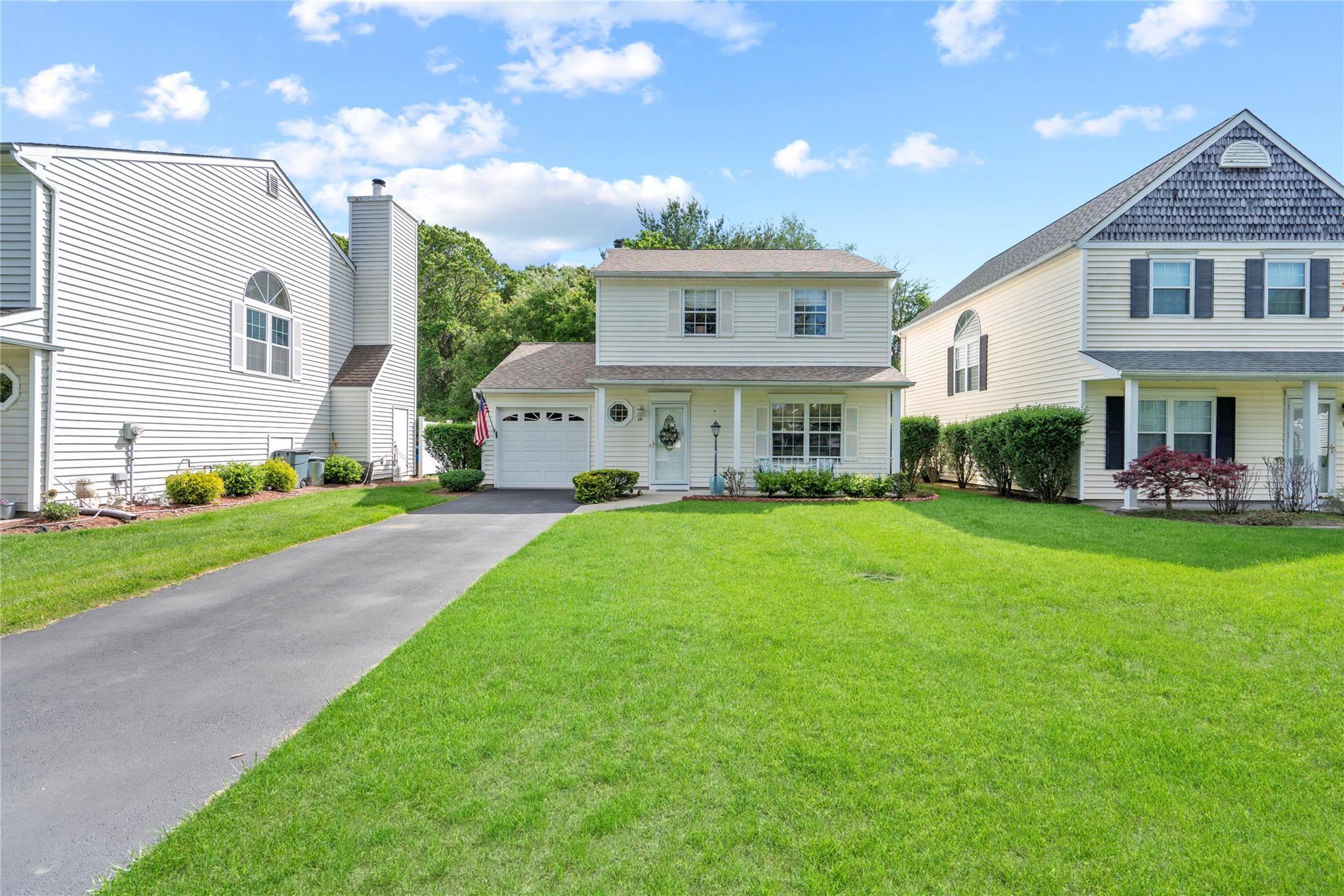 Single Family Woodchuck  Suffolk County, NY 11727, MLS-862605-32