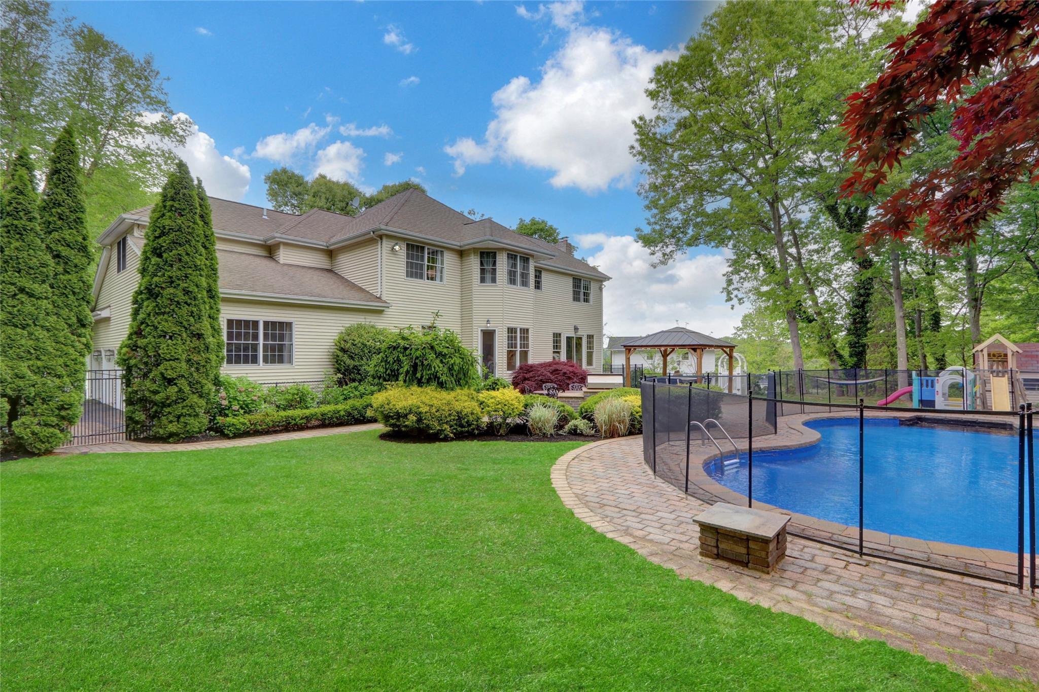 Single Family Mill River  Suffolk County, NY 11733, MLS-862645-39