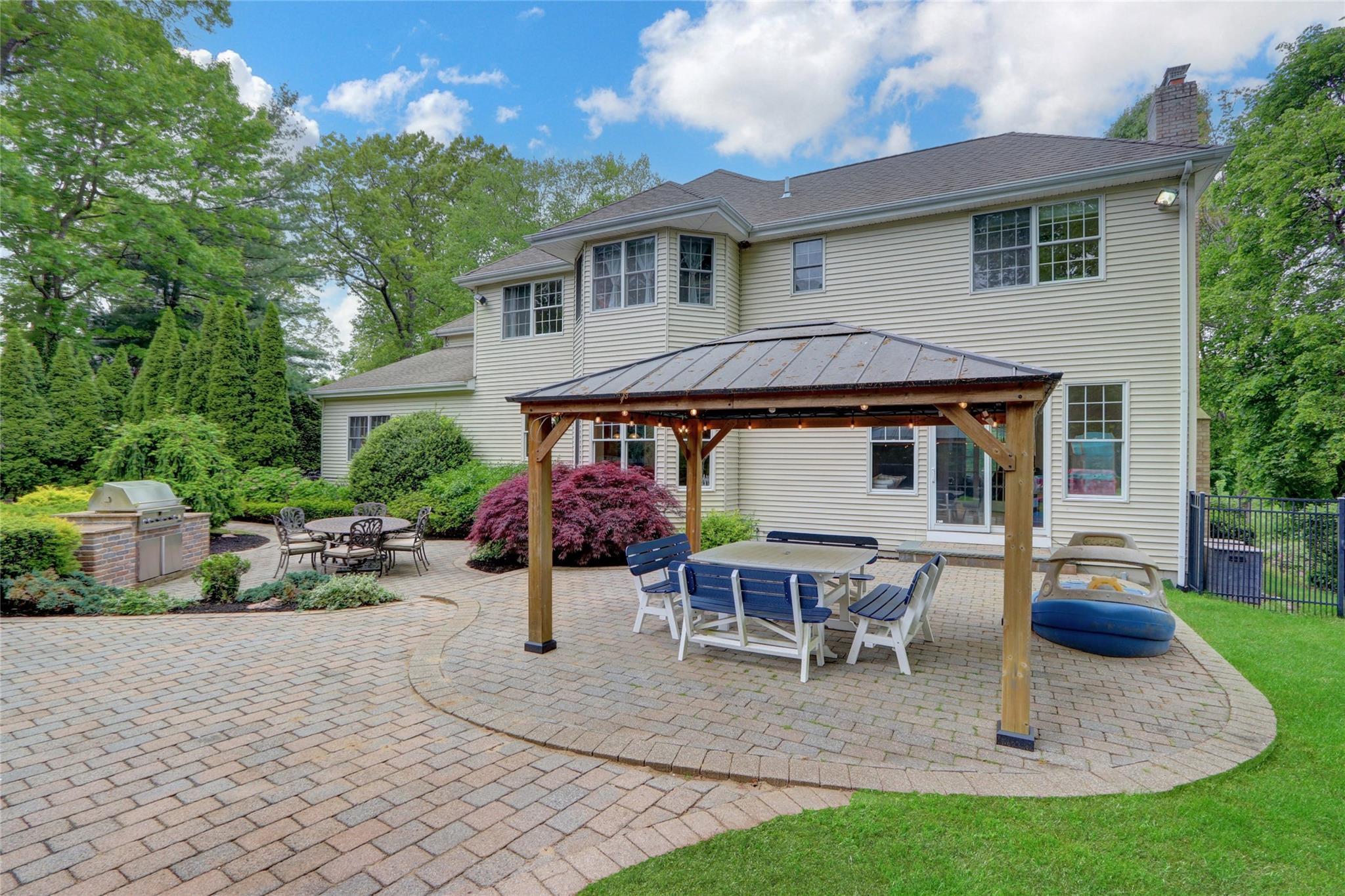 Single Family Mill River  Suffolk County, NY 11733, MLS-862645-41