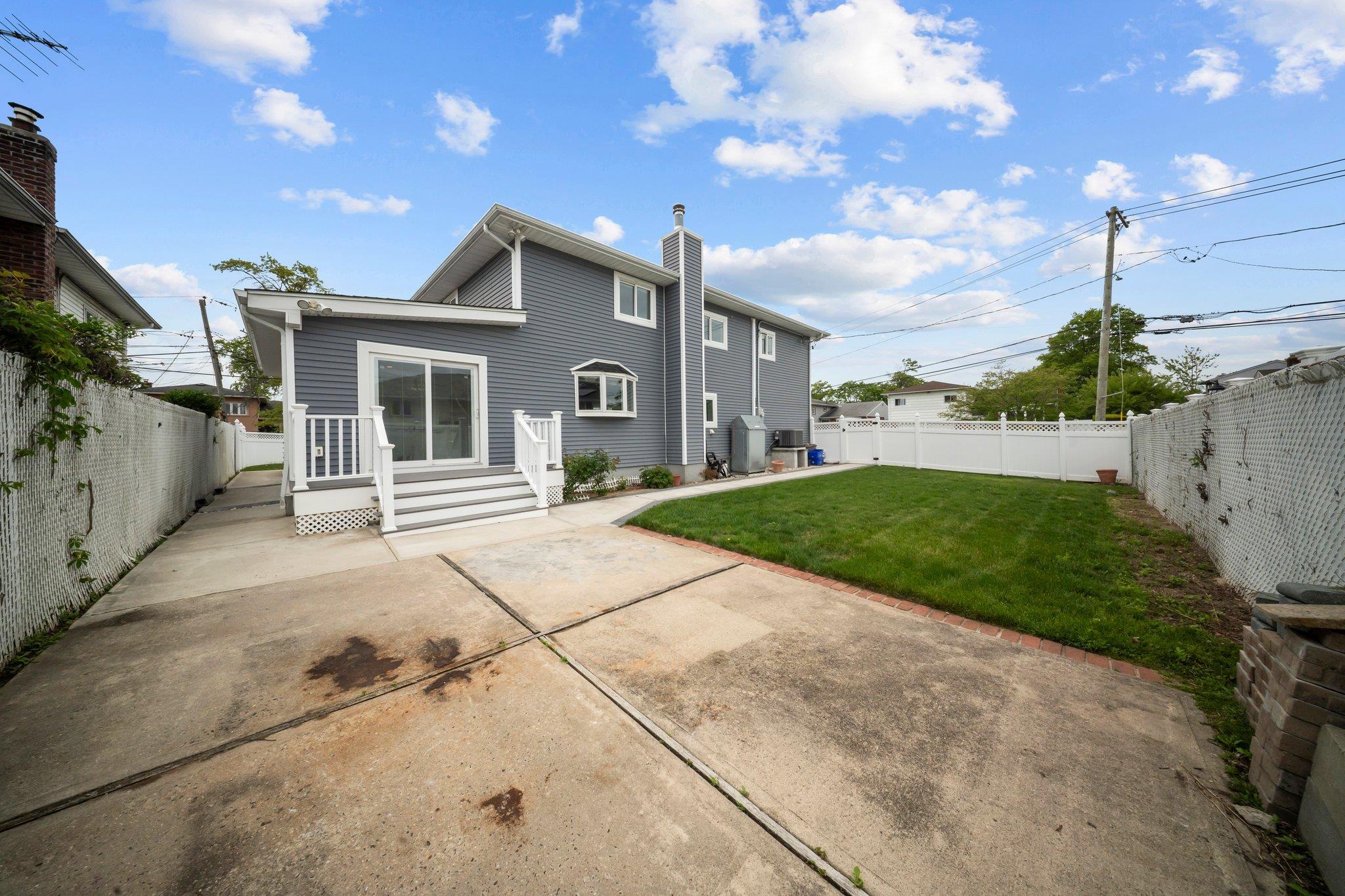 Single Family Grand  Nassau County, NY 11510, MLS-862673-29